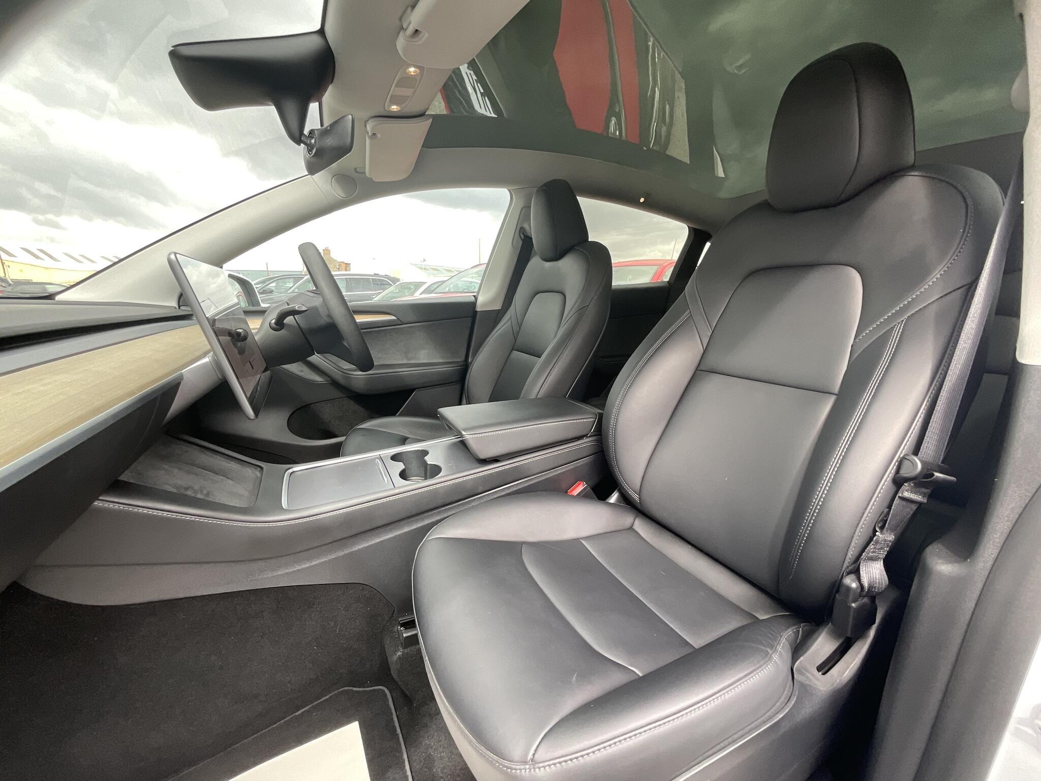 Tesla Model Y - Image 15
