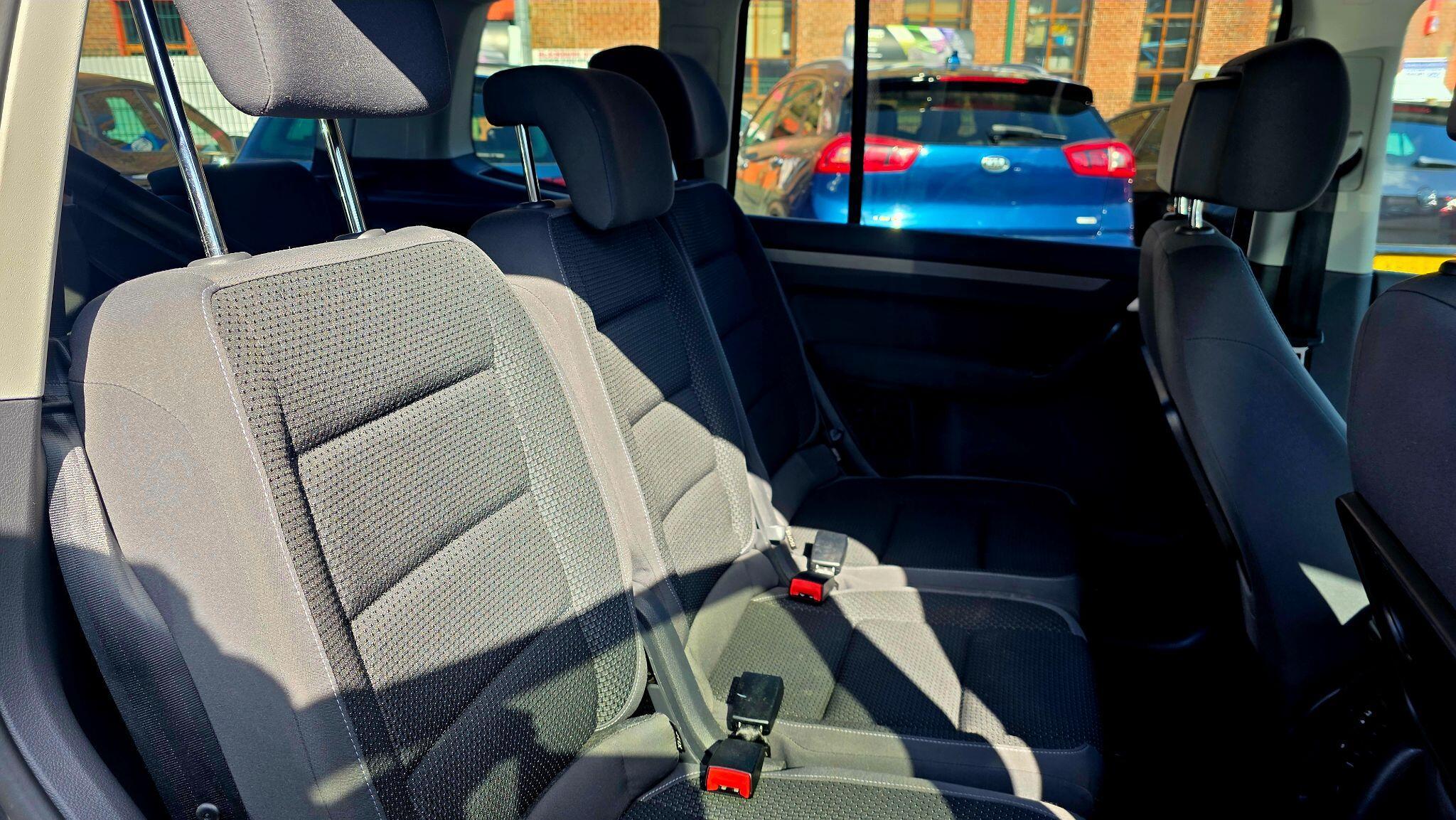 Volkswagen Touran - Image 19