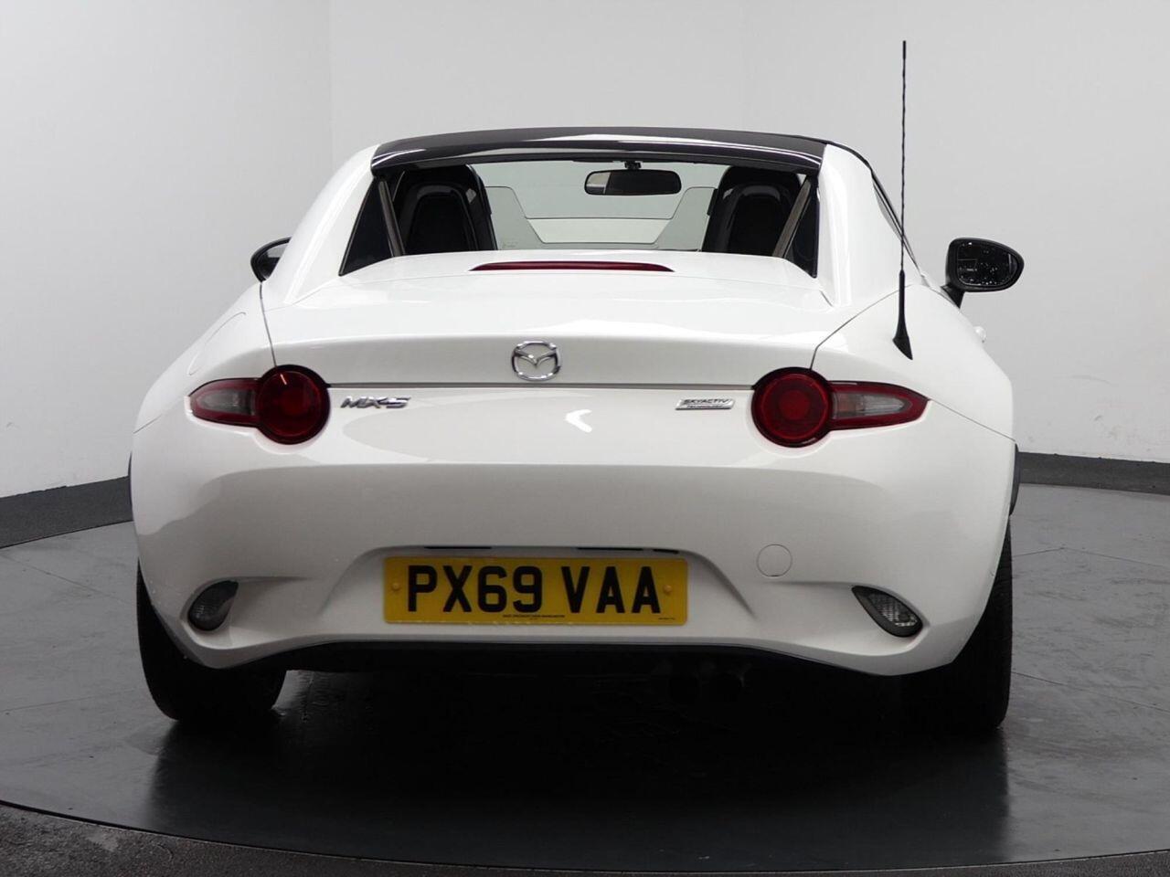 Mazda MX-5 RF - Image 11