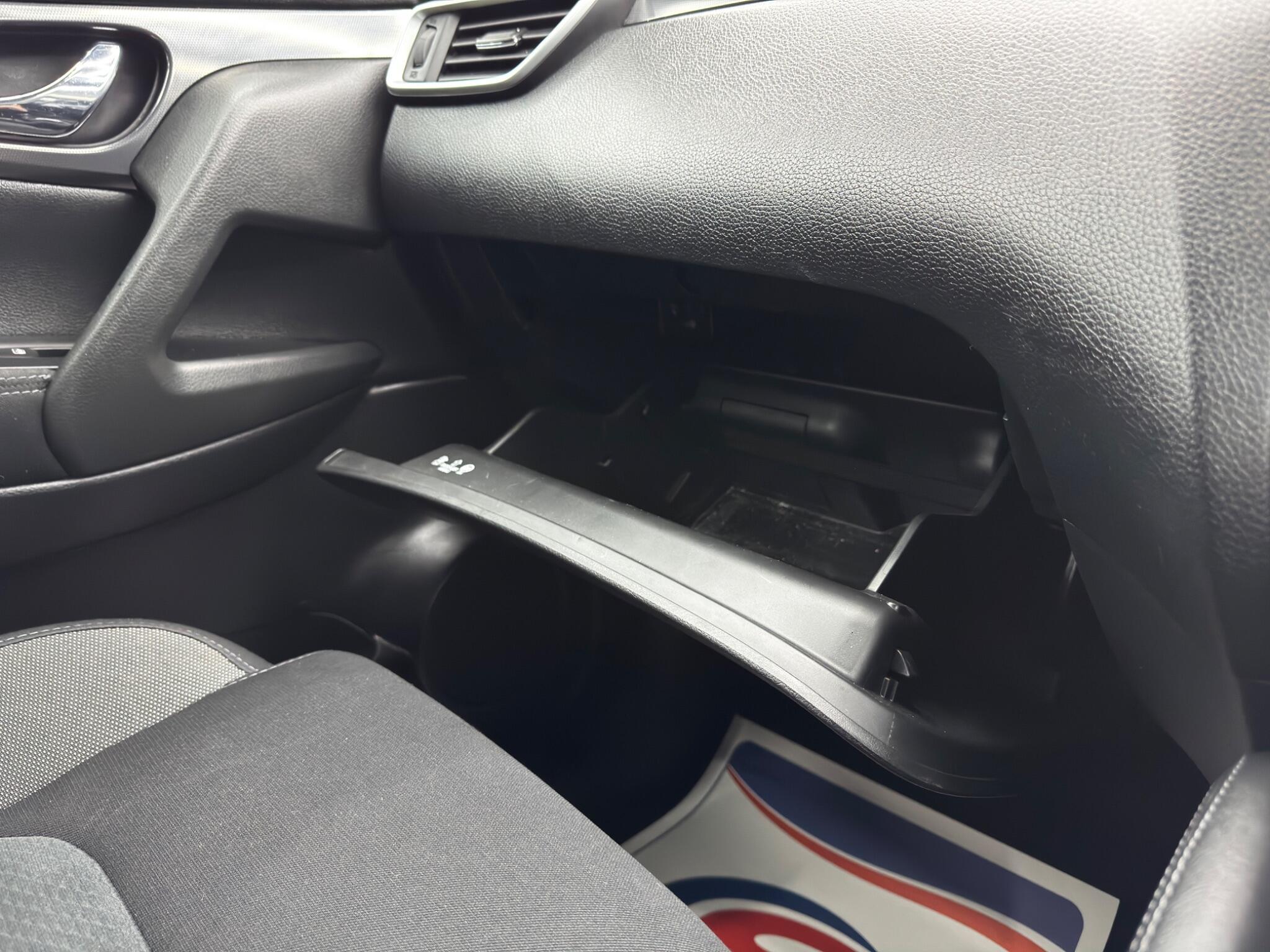 Nissan Qashqai - Image 32