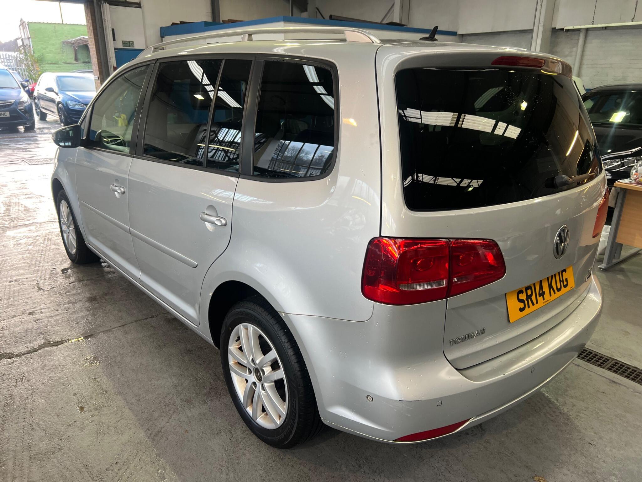 Volkswagen Touran - Image 10