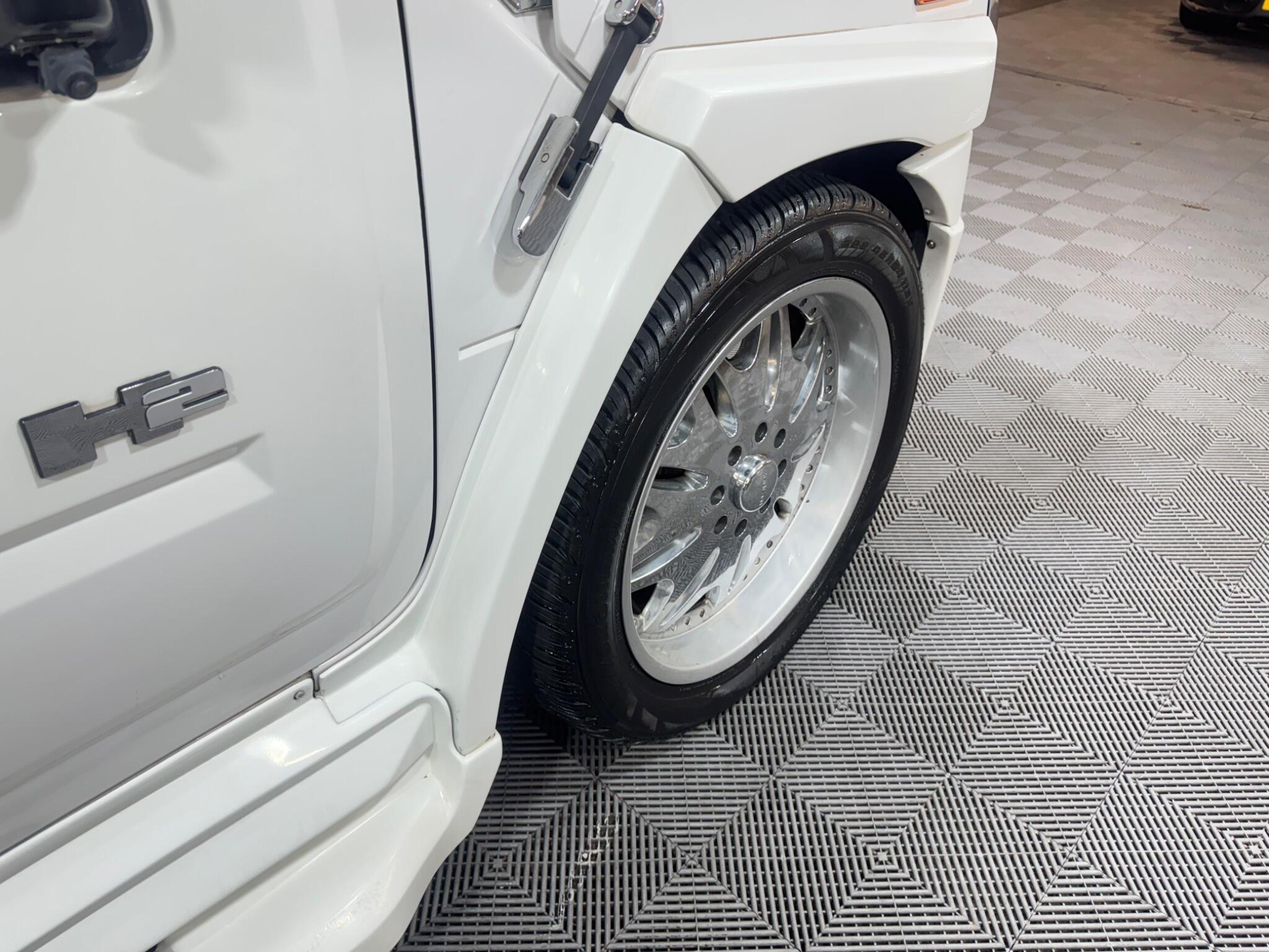 Hummer H2 - Image 14
