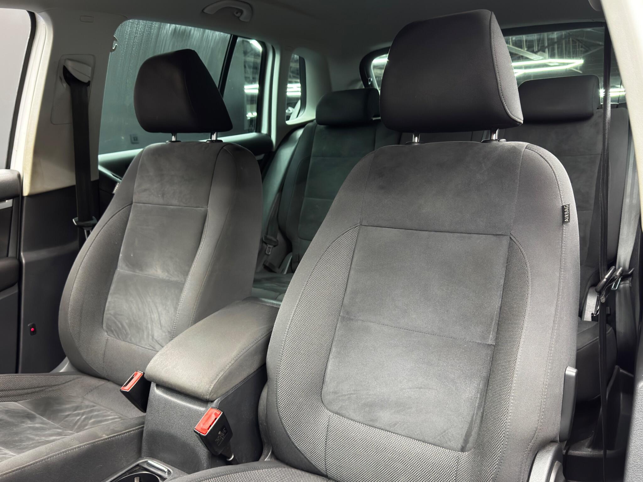 Volkswagen Tiguan - Image 14