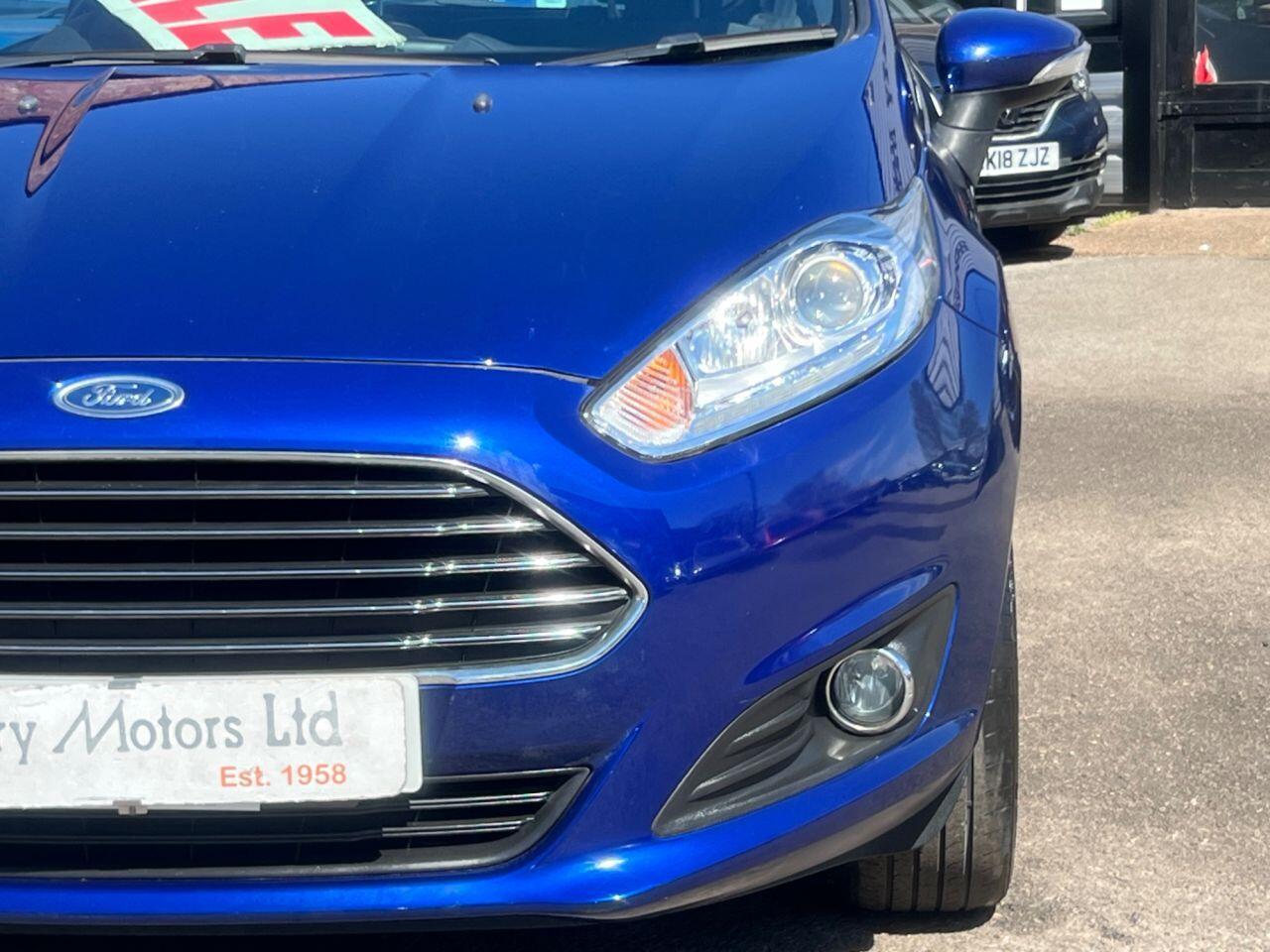 Ford Fiesta - Image 10