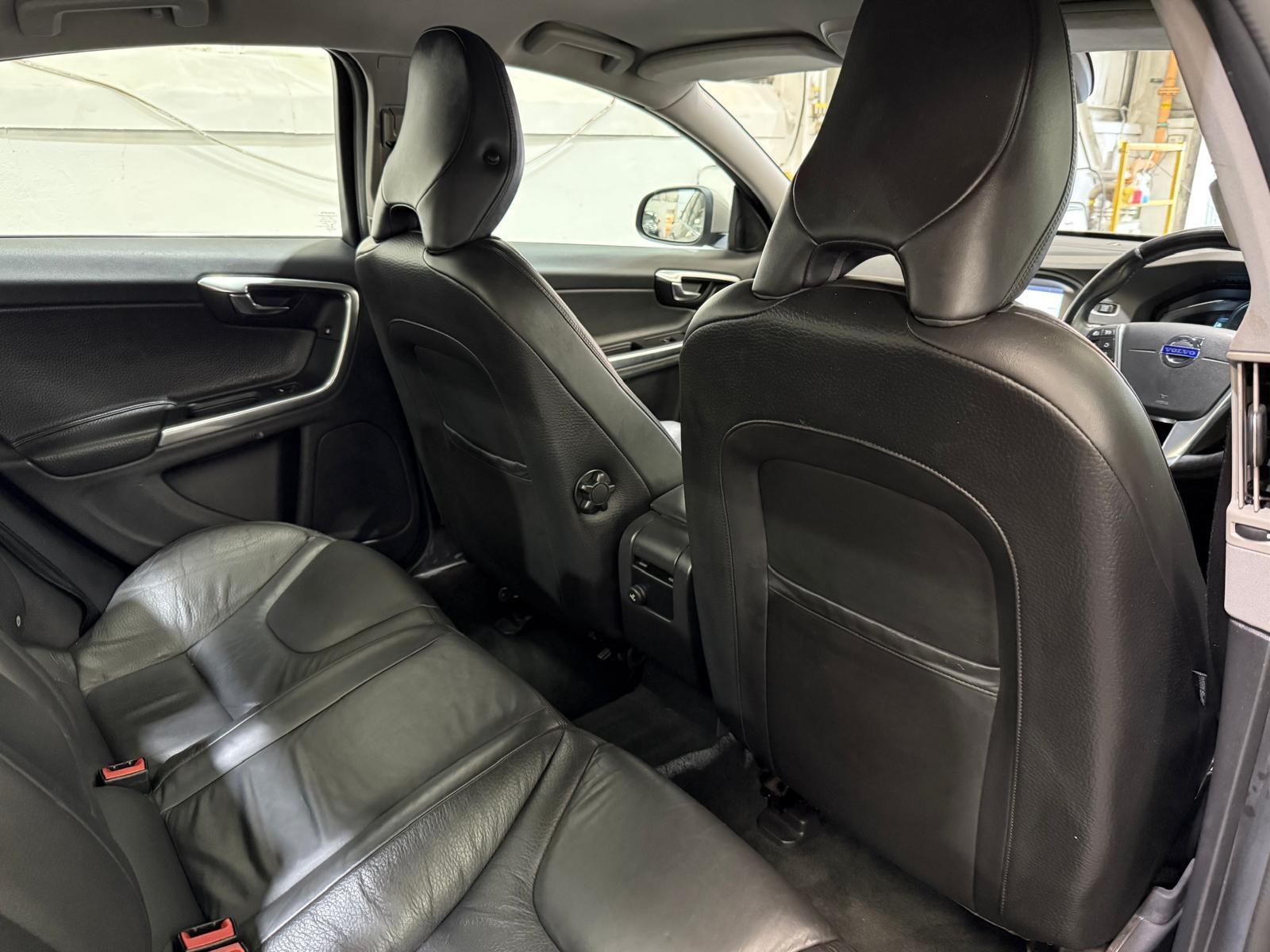 Volvo S60 - Image 44