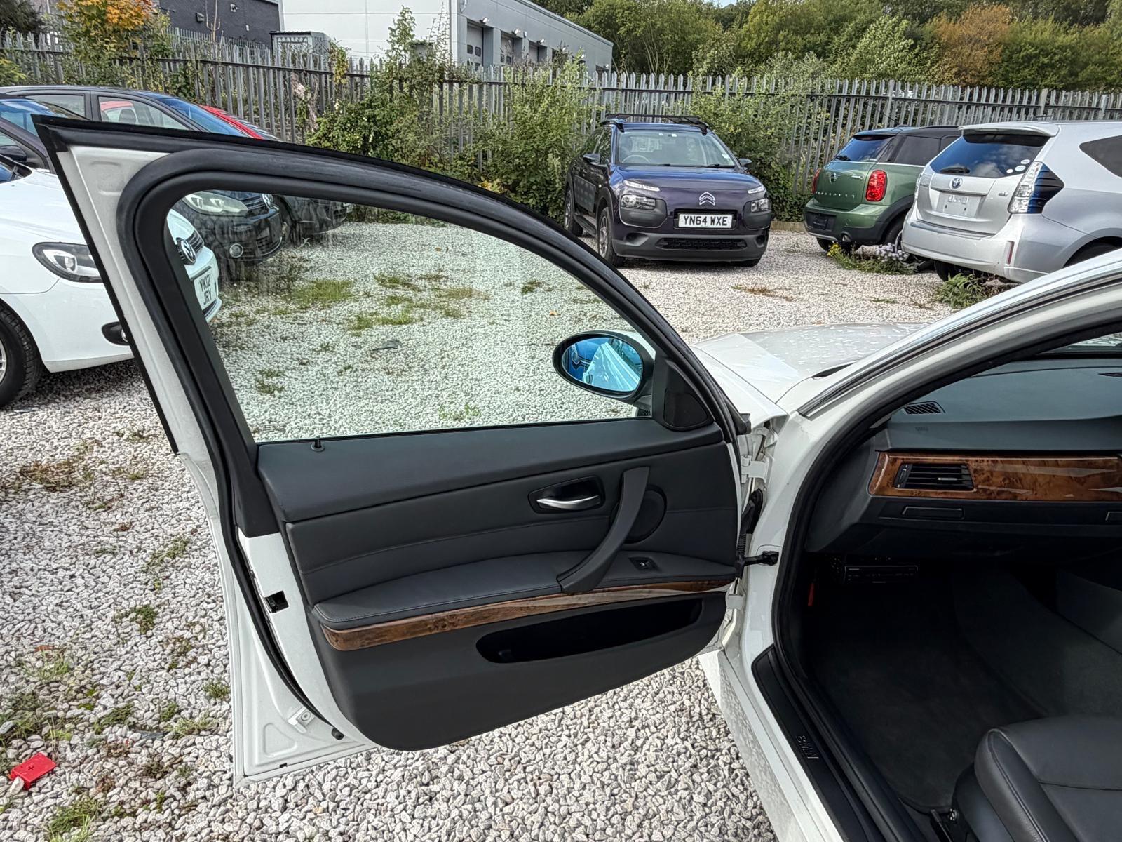 BMW 3 Series - Image 12
