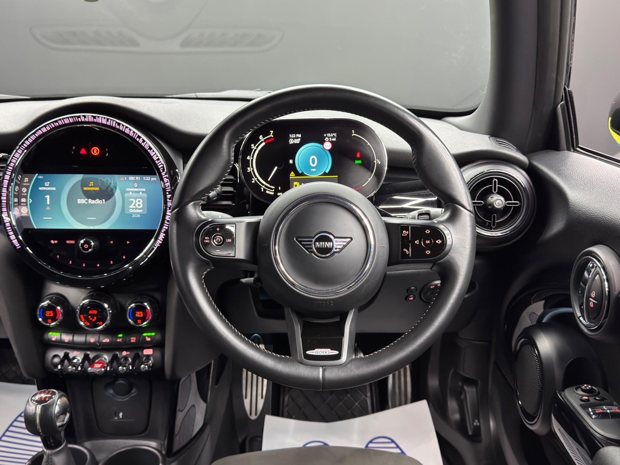 MINI Hatch - Image 17