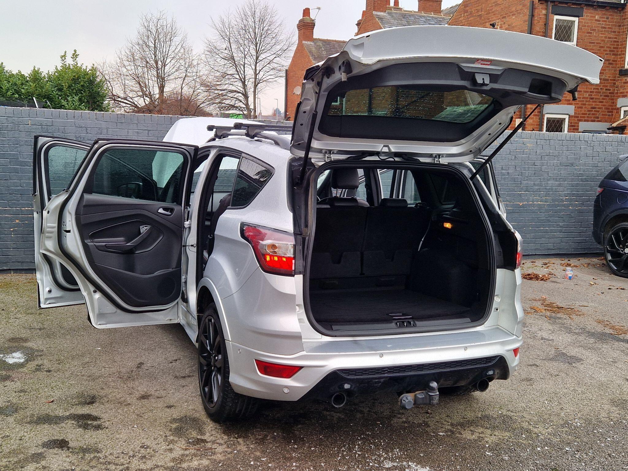 Ford Kuga - Image 18