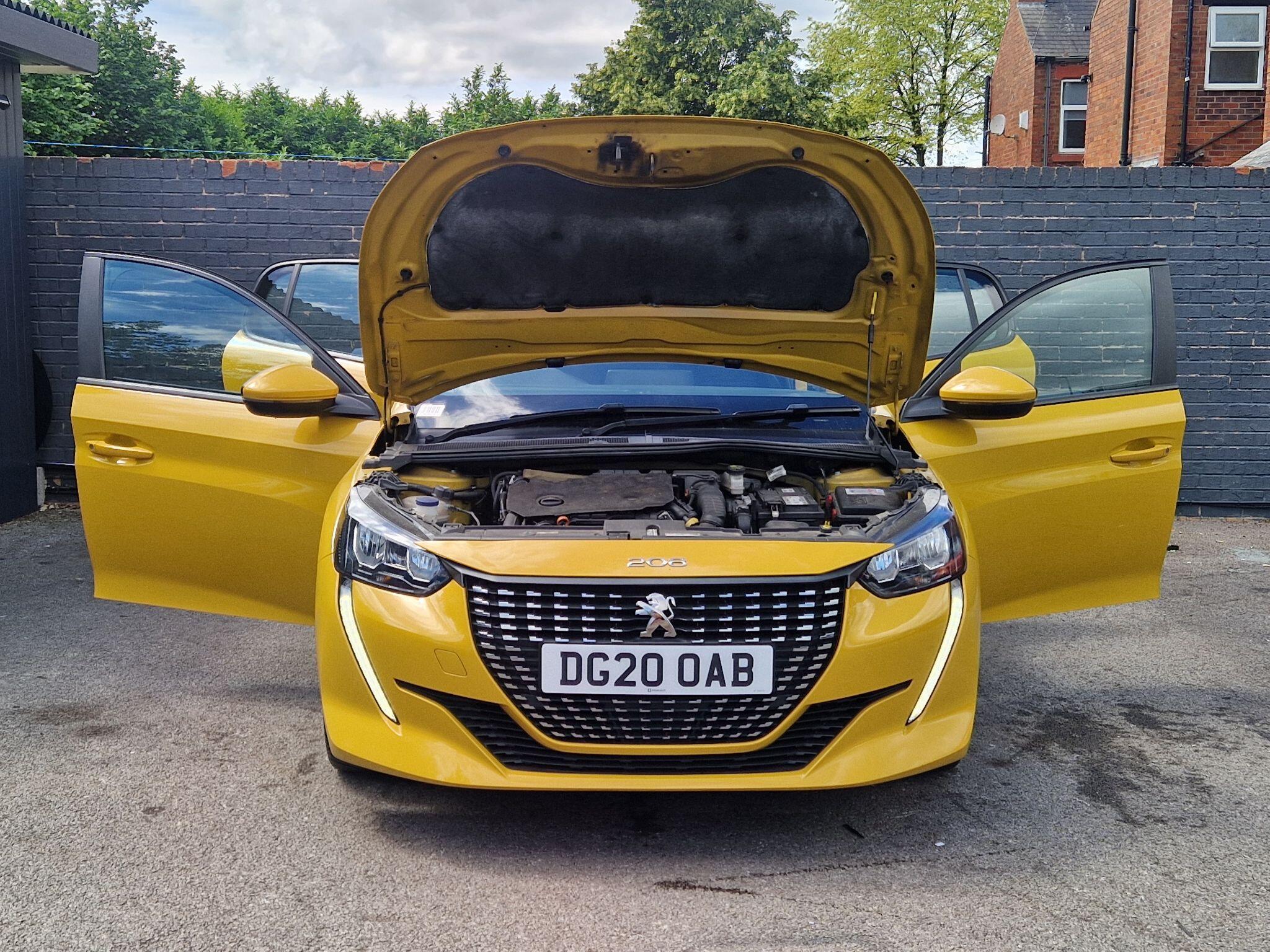 Peugeot 208 - Image 13