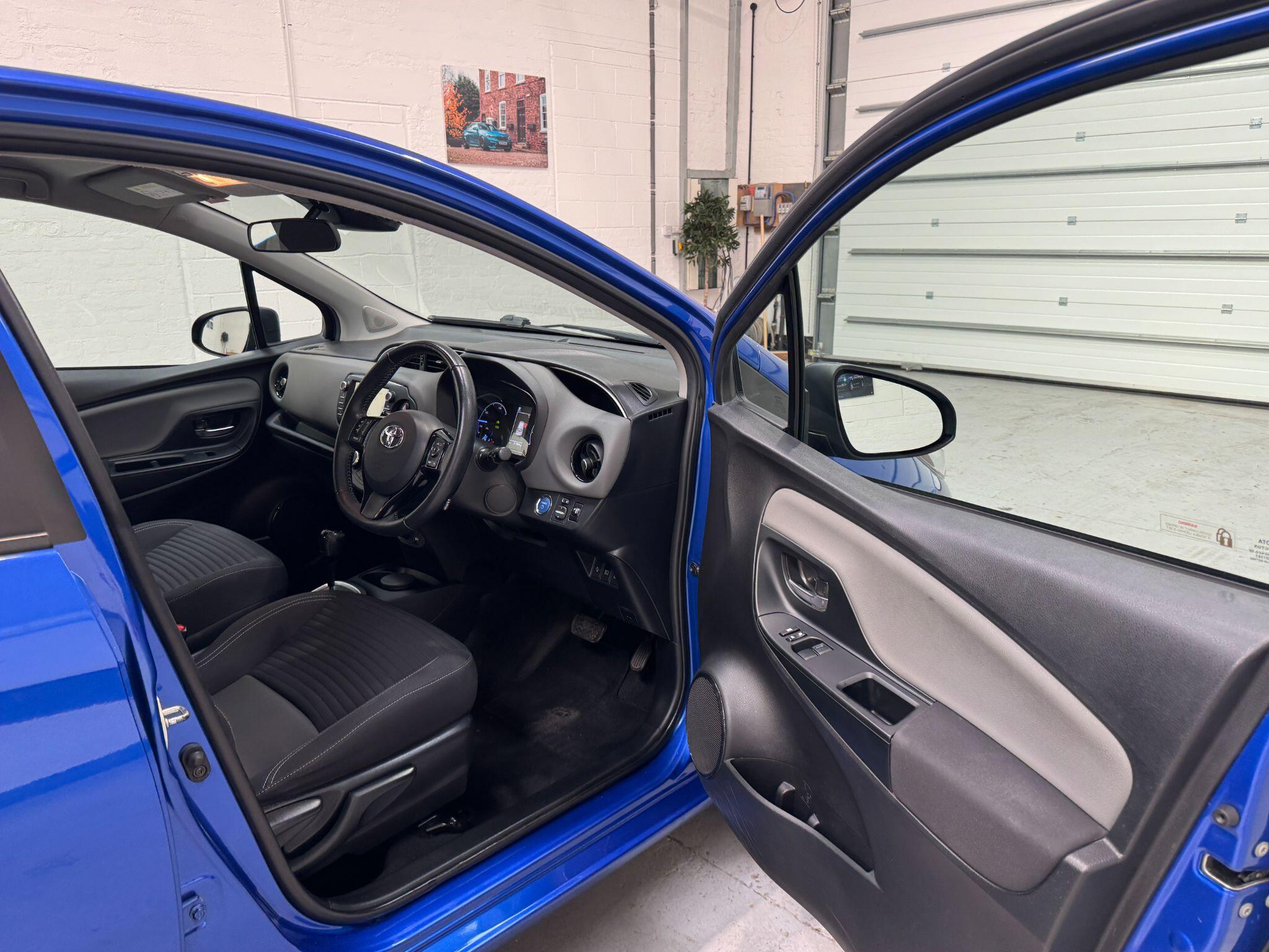 Toyota Yaris - Image 19