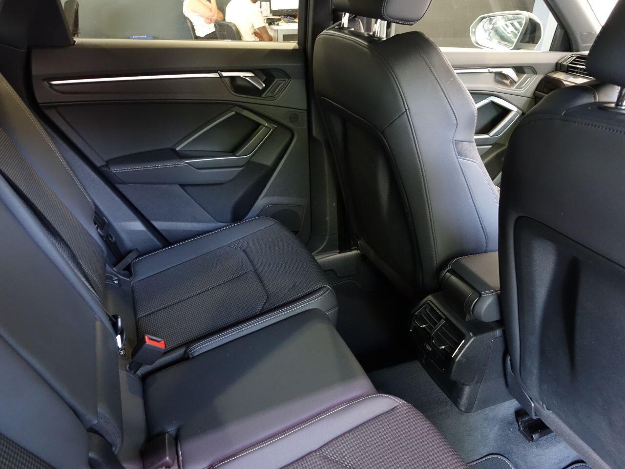 Audi Q3 - Image 15