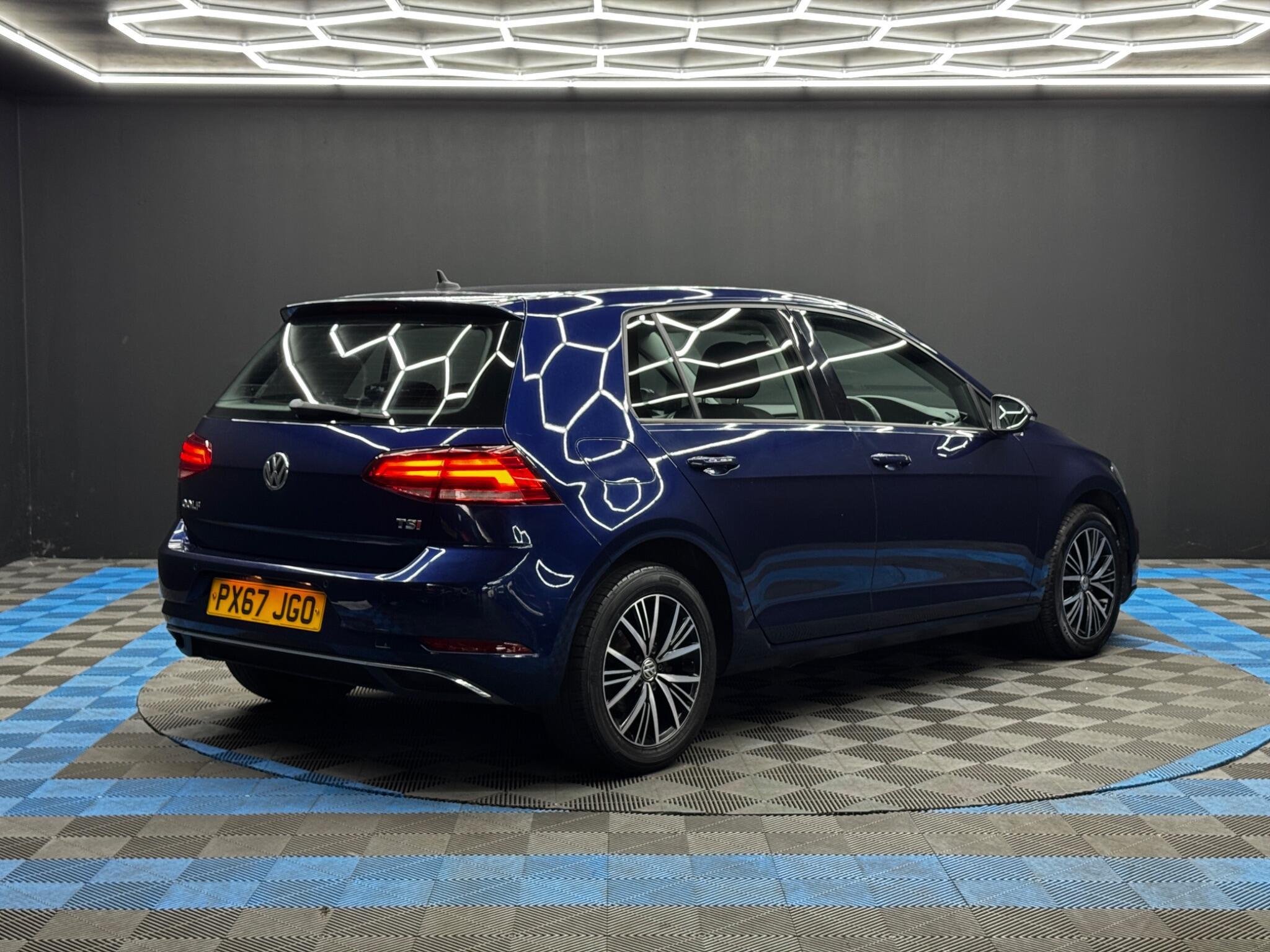 Volkswagen Golf - Image 5