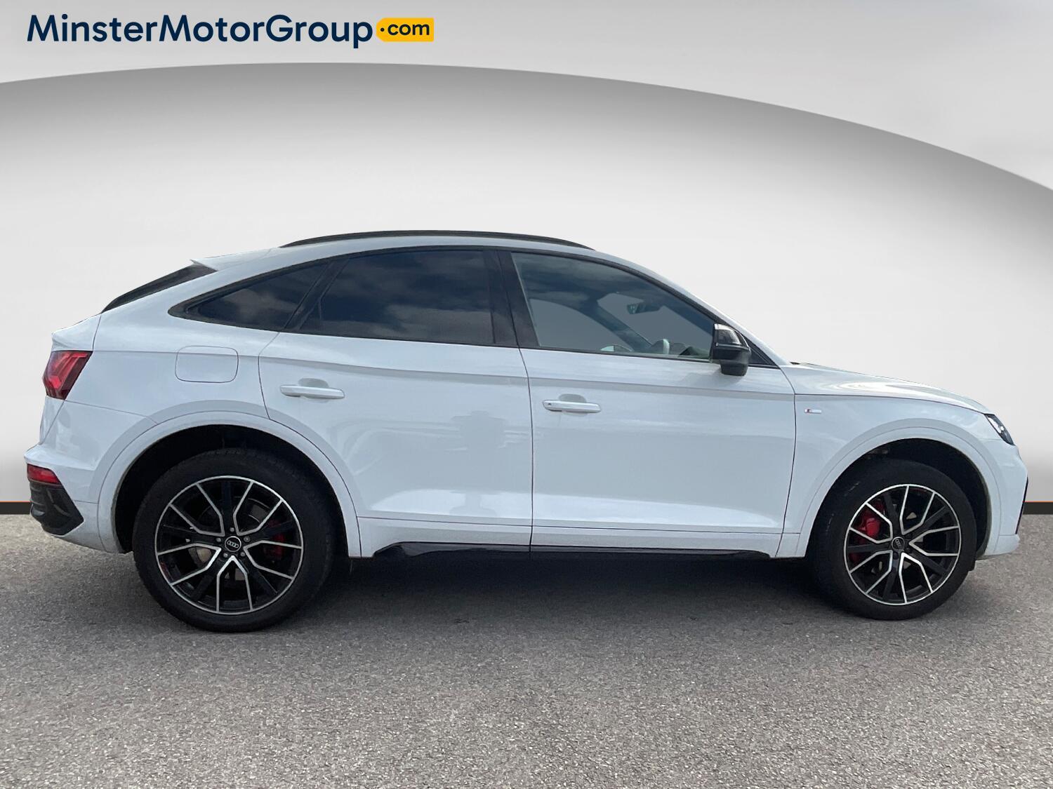 Audi Q5 - Image 2