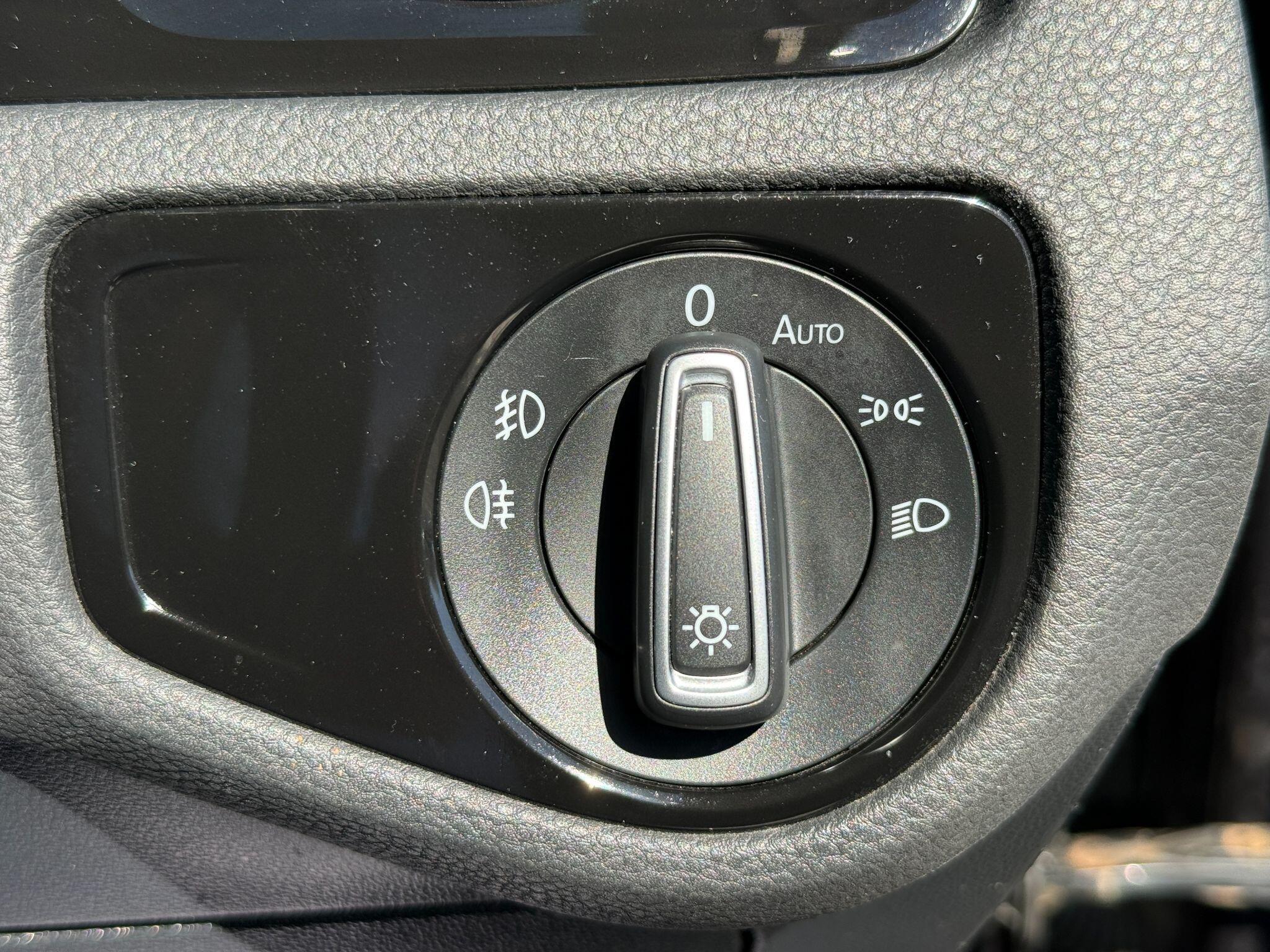 Volkswagen Golf - Image 66