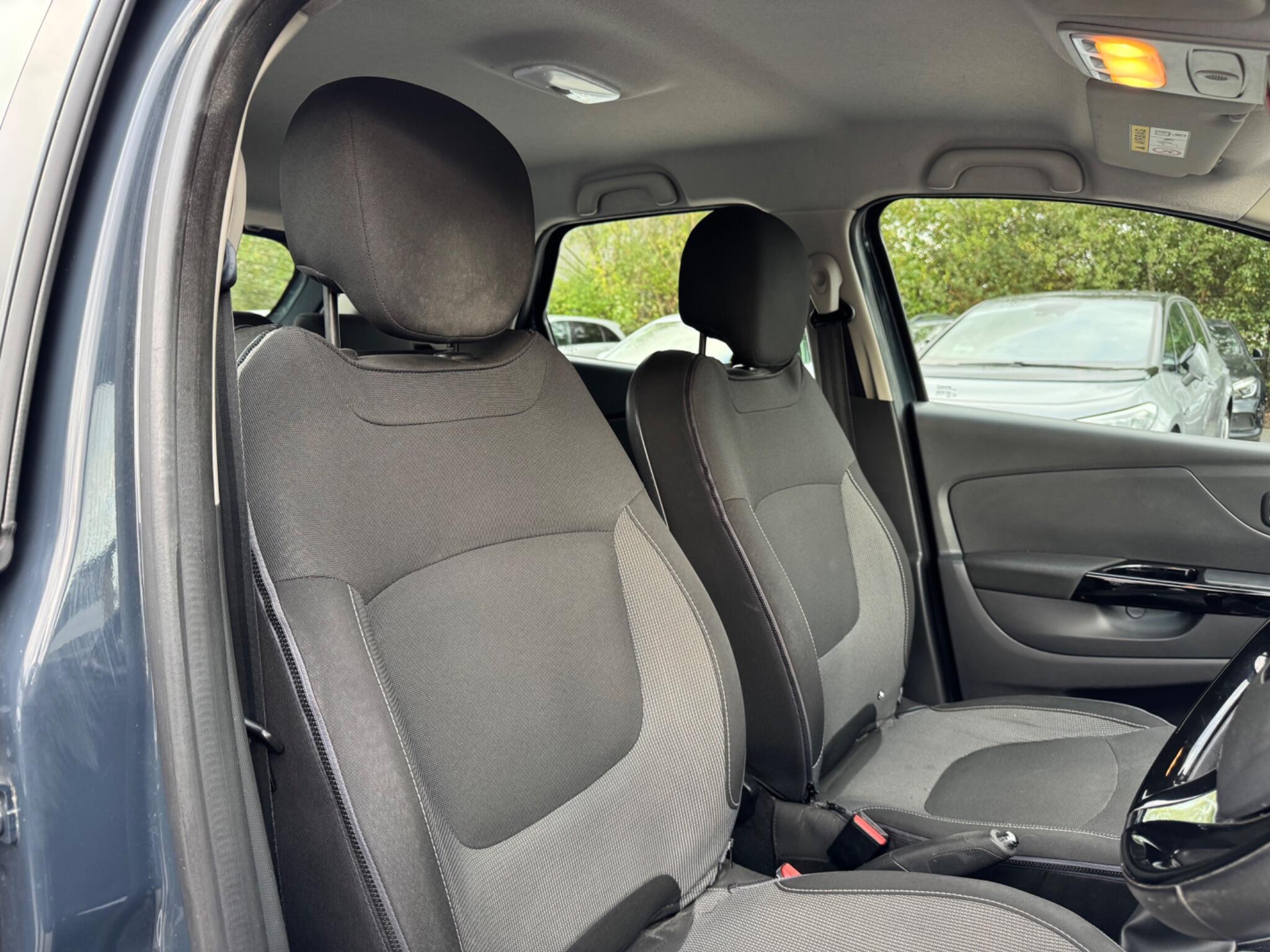 Renault Captur - Image 18