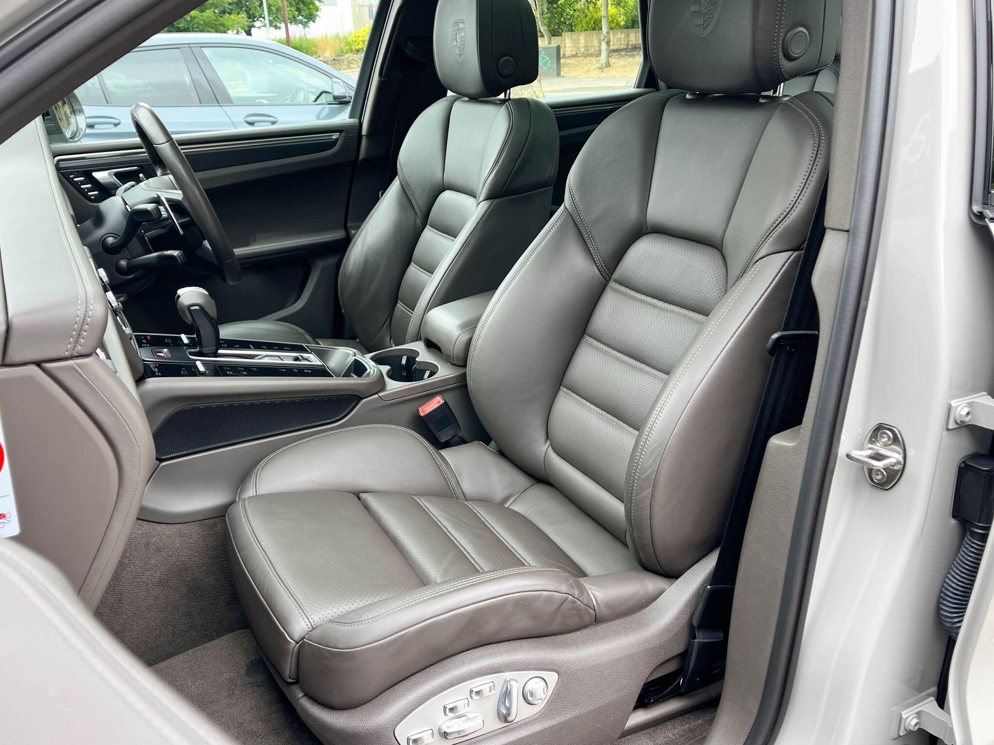 Porsche Macan - Image 8