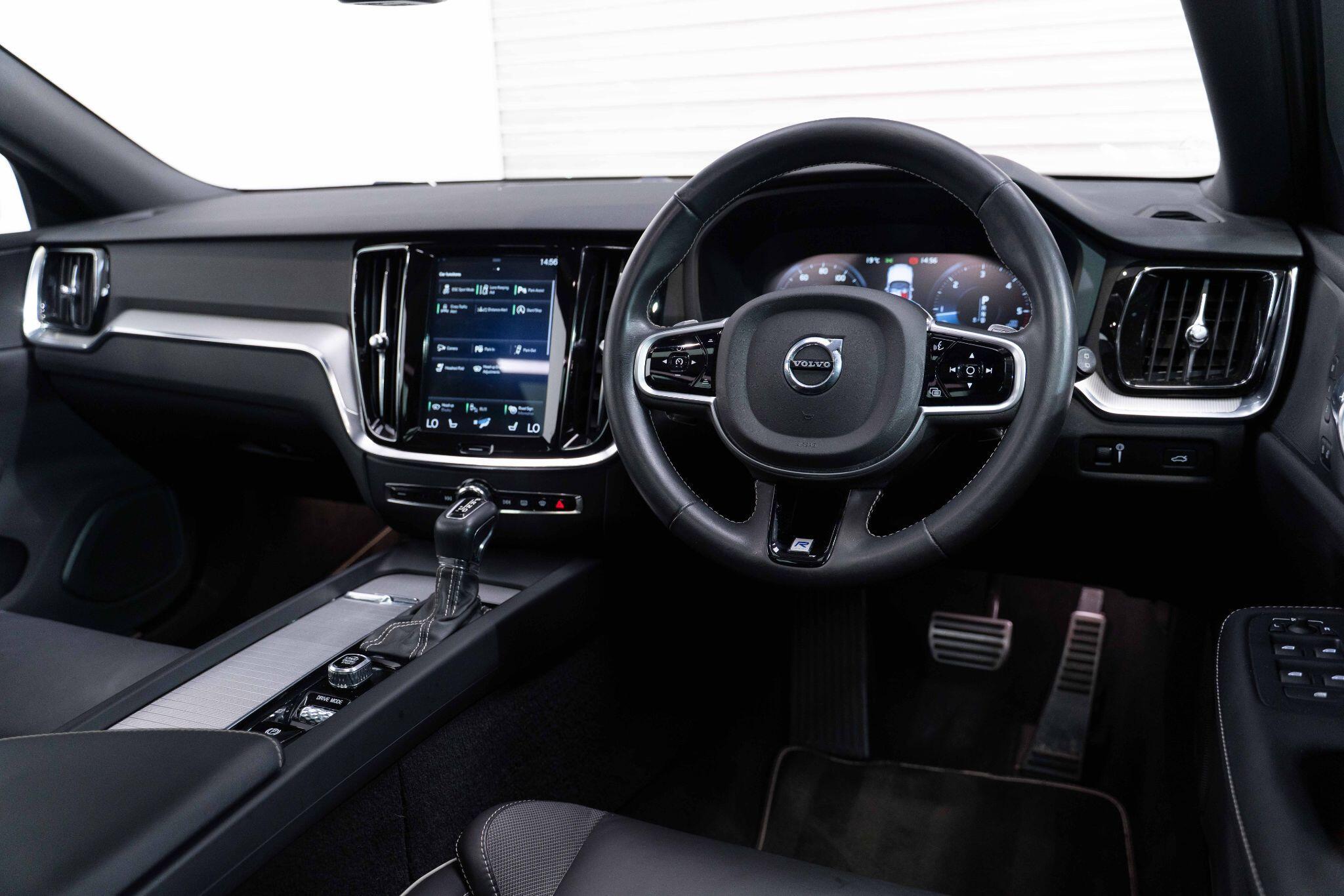 Volvo V60 - Image 11