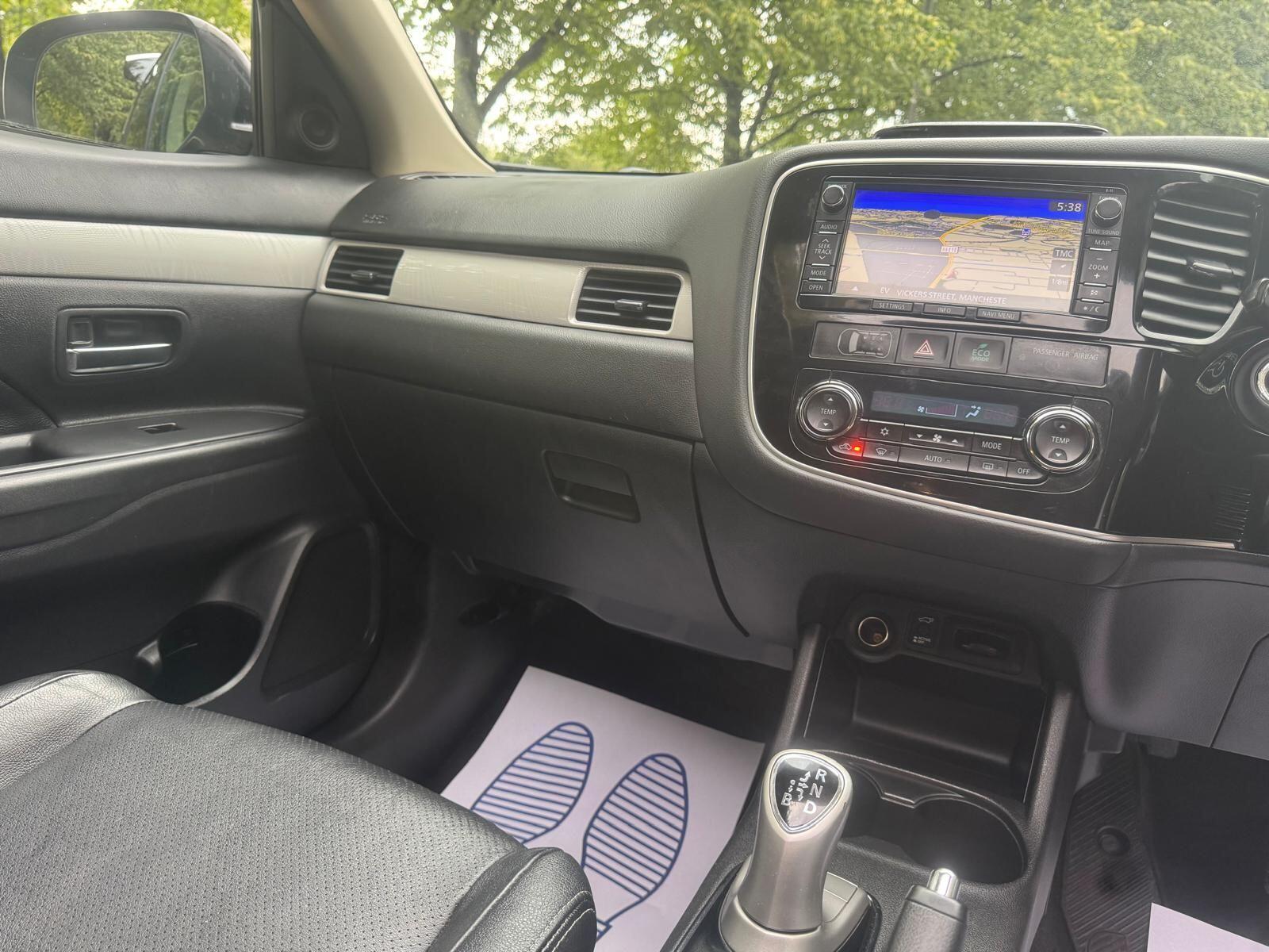 Mitsubishi Outlander - Image 15