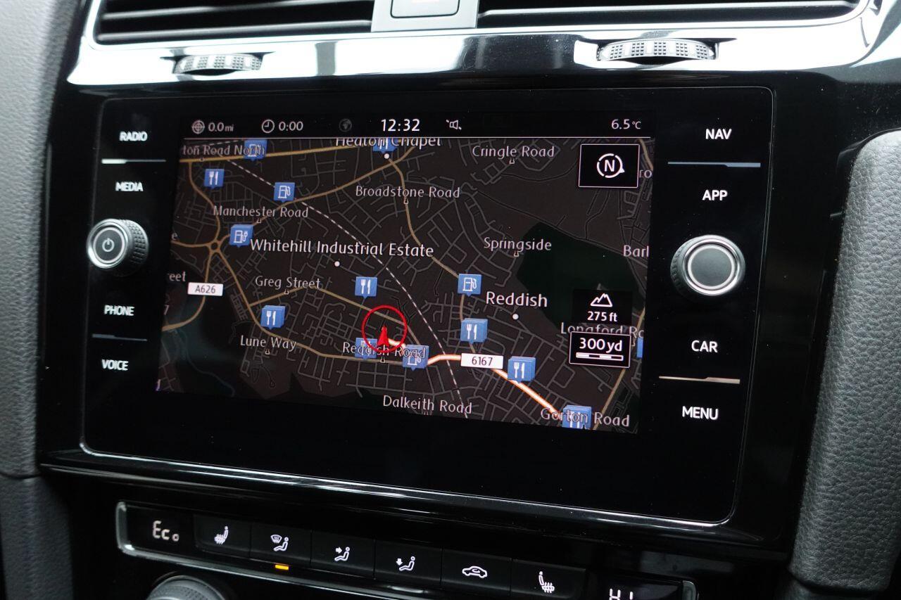 Volkswagen Golf - Image 8