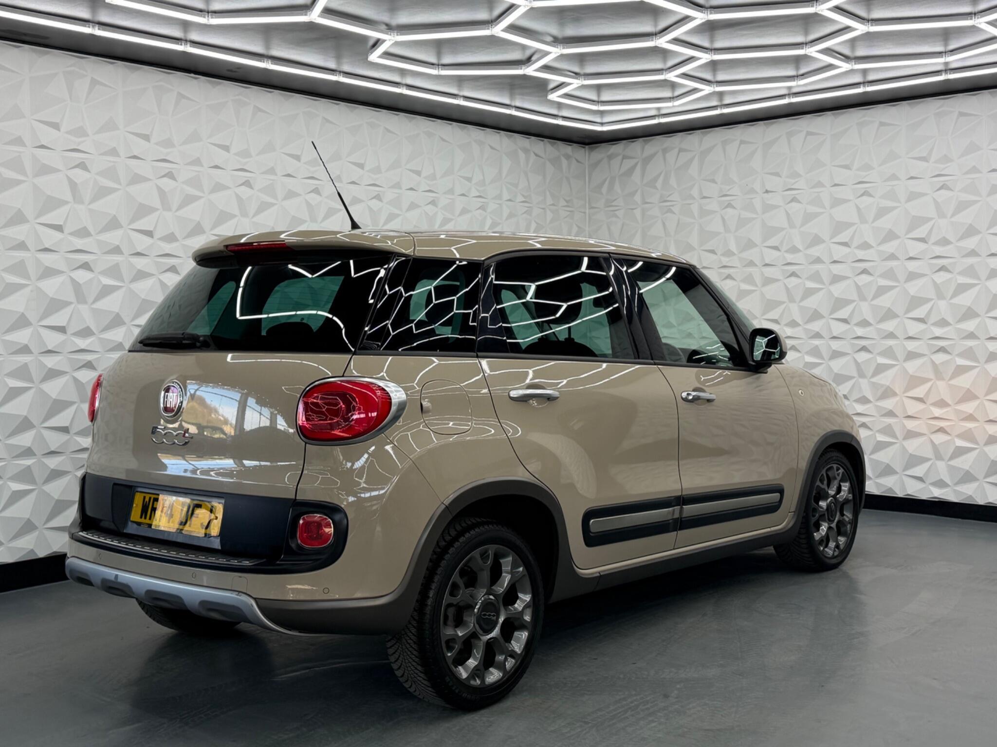 Fiat 500L - Image 10