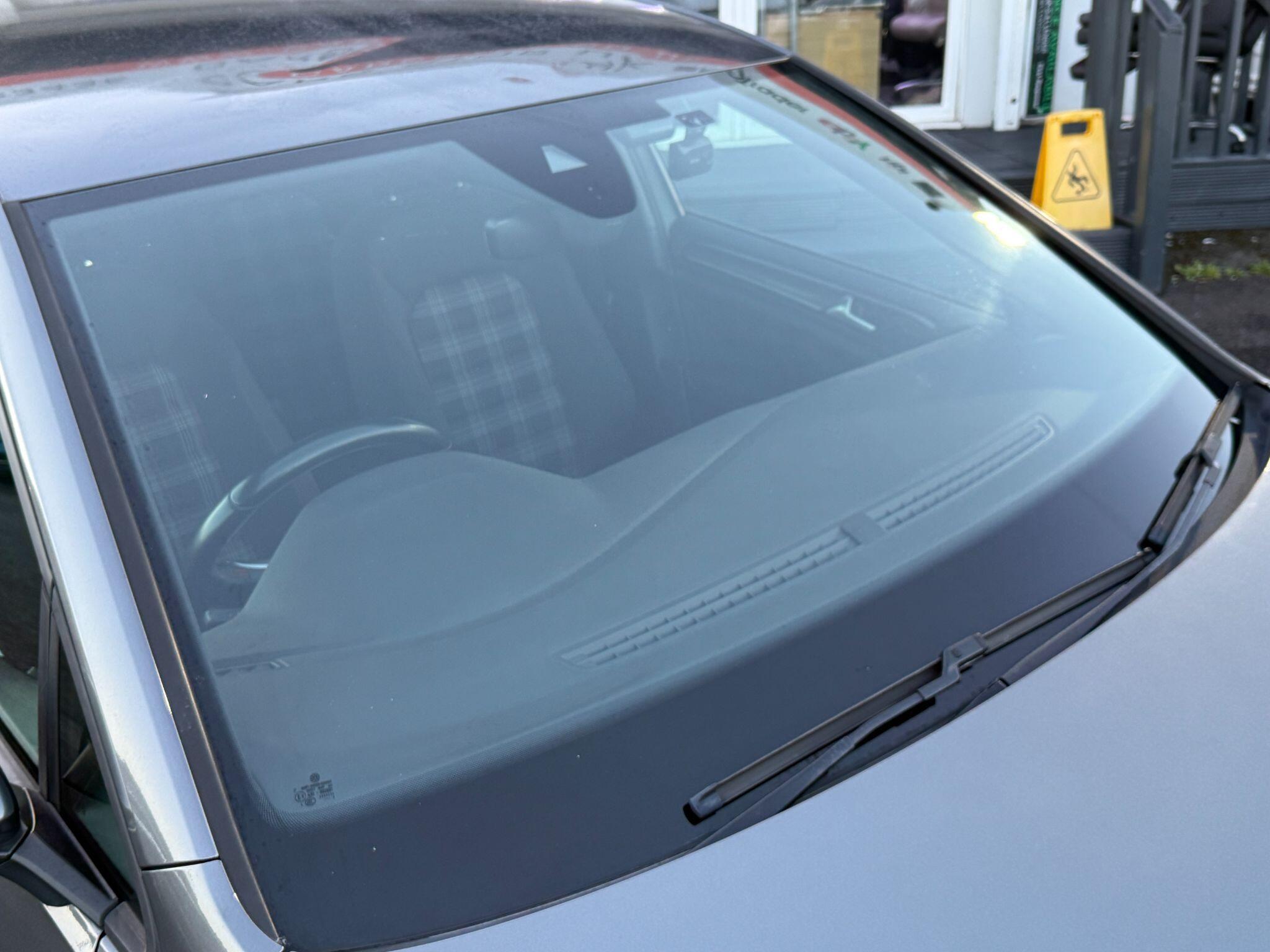 Volkswagen Golf - Image 15