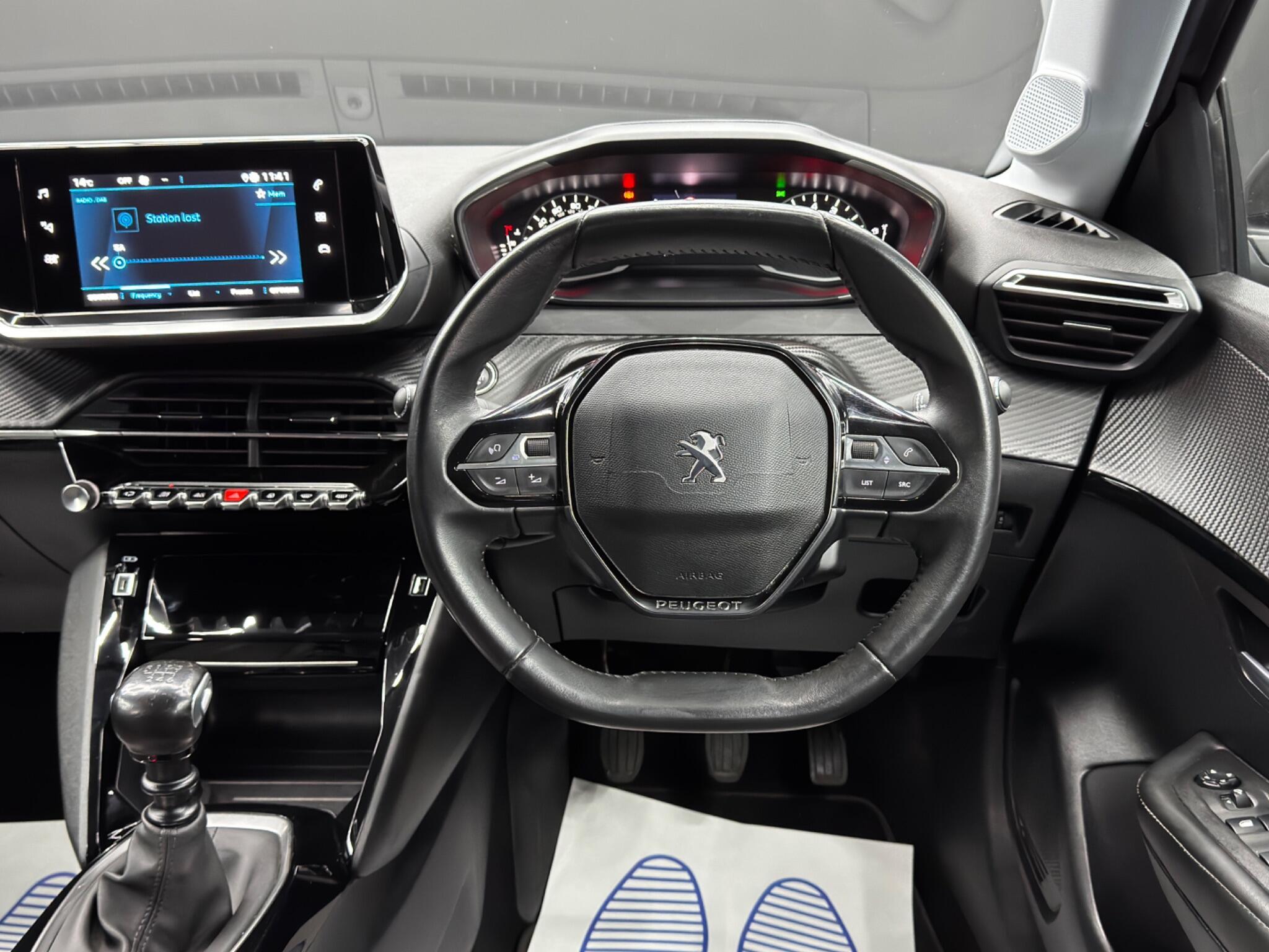 Peugeot 208 - Image 18