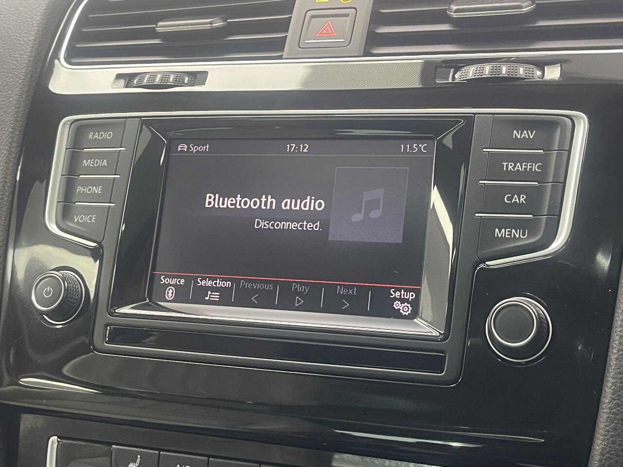 Volkswagen Golf - Image 30