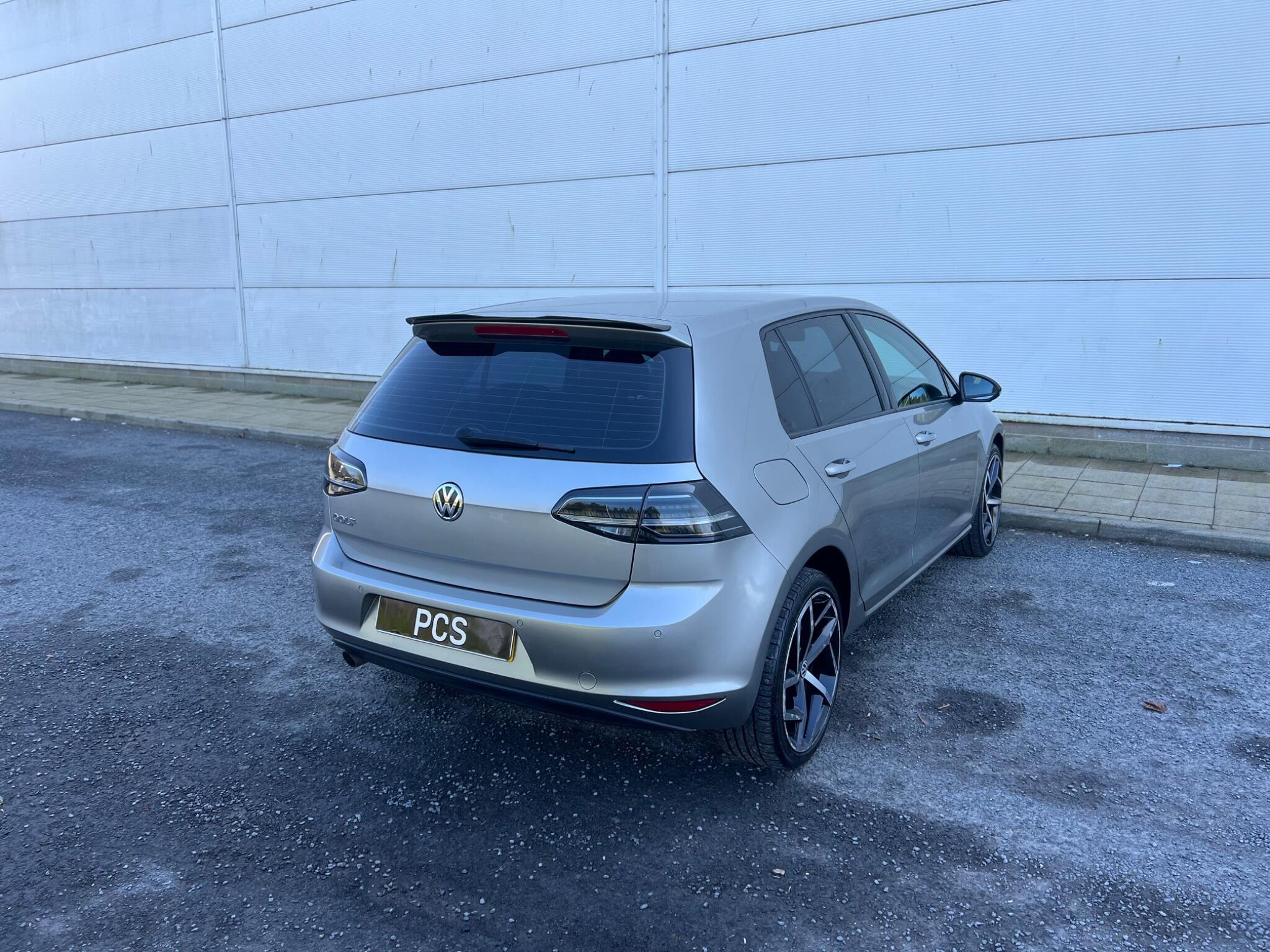 Volkswagen Golf - Image 10