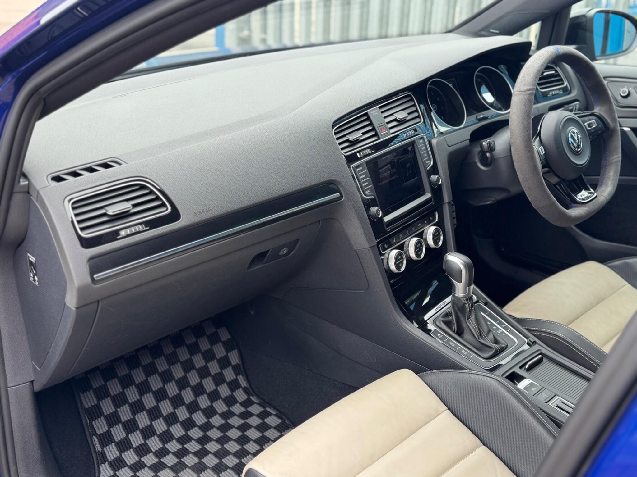 Volkswagen Golf - Image 36