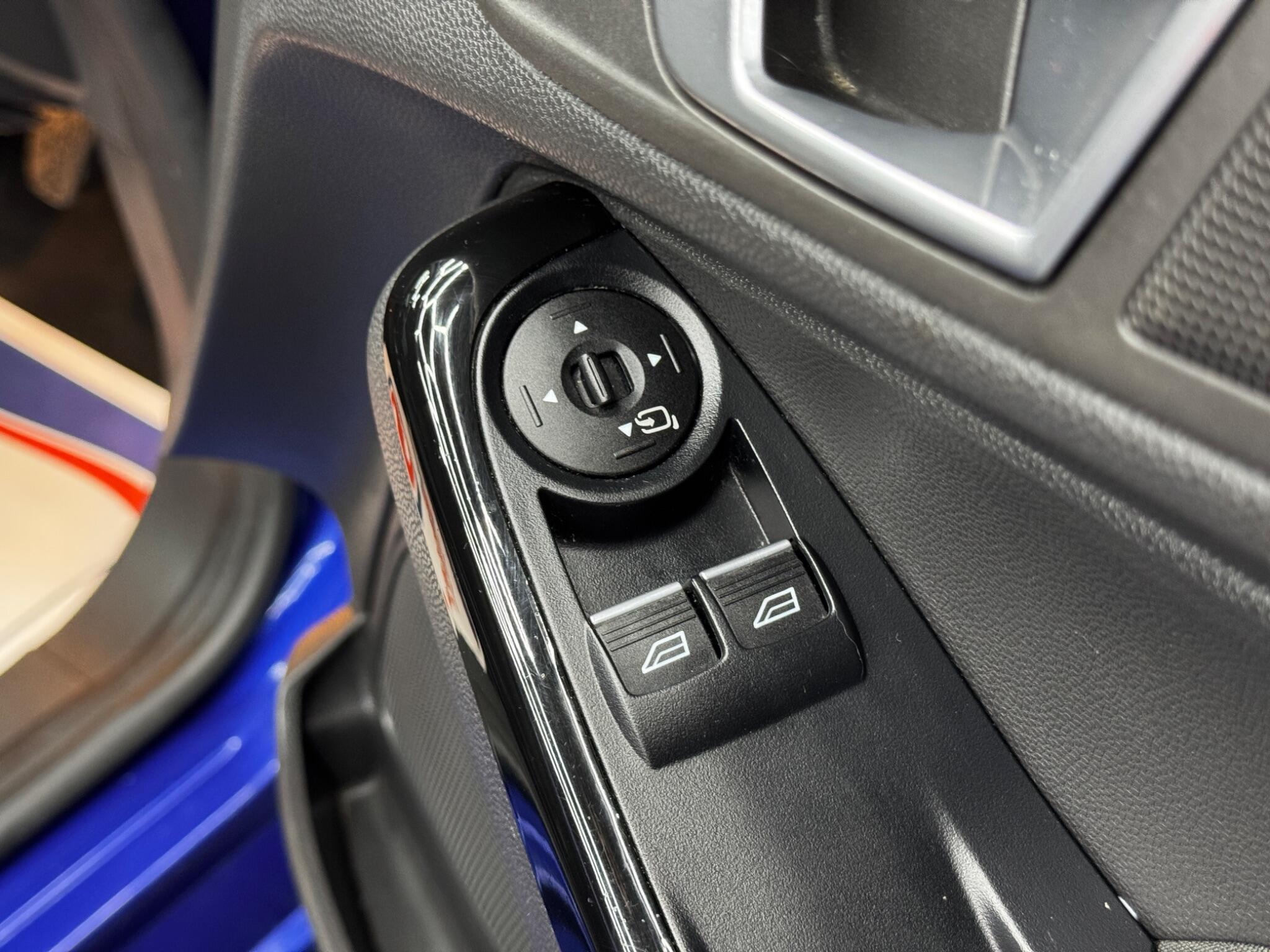 Ford Fiesta - Image 35