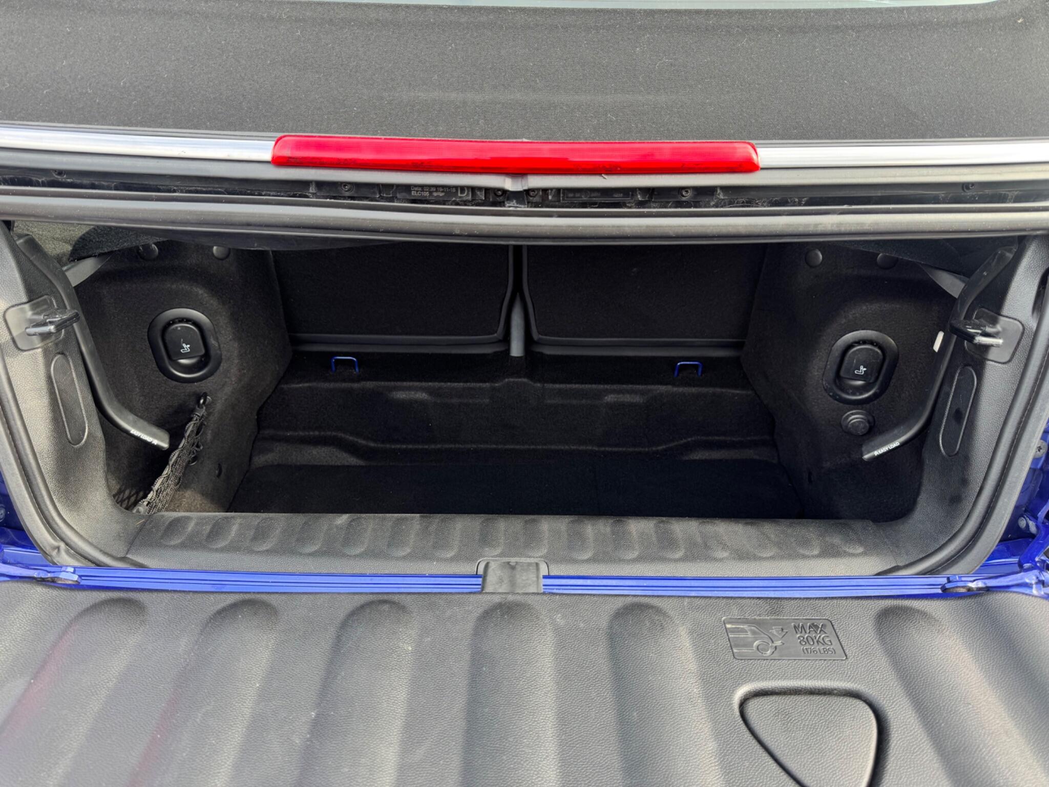 MINI Convertible - Image 22