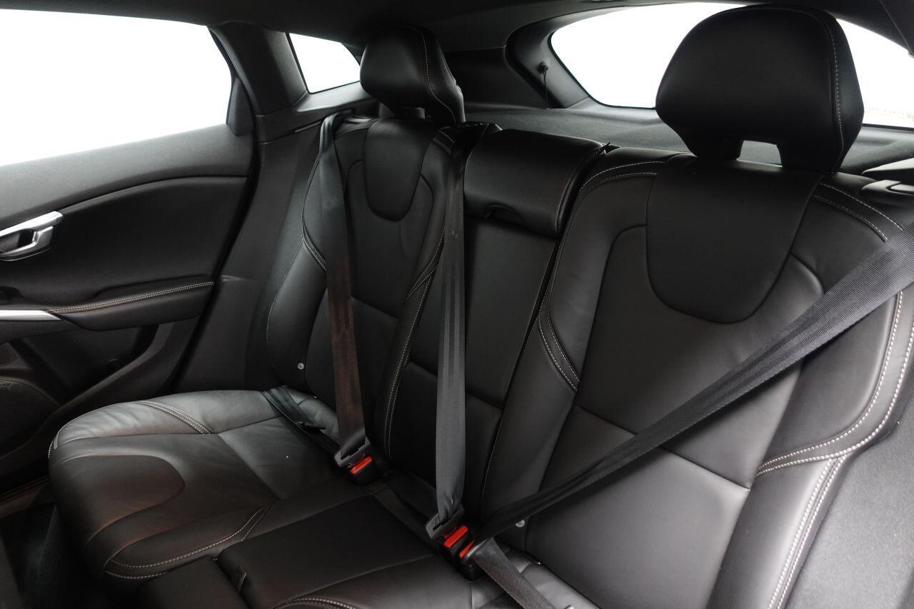 Volvo V40 - Image 20