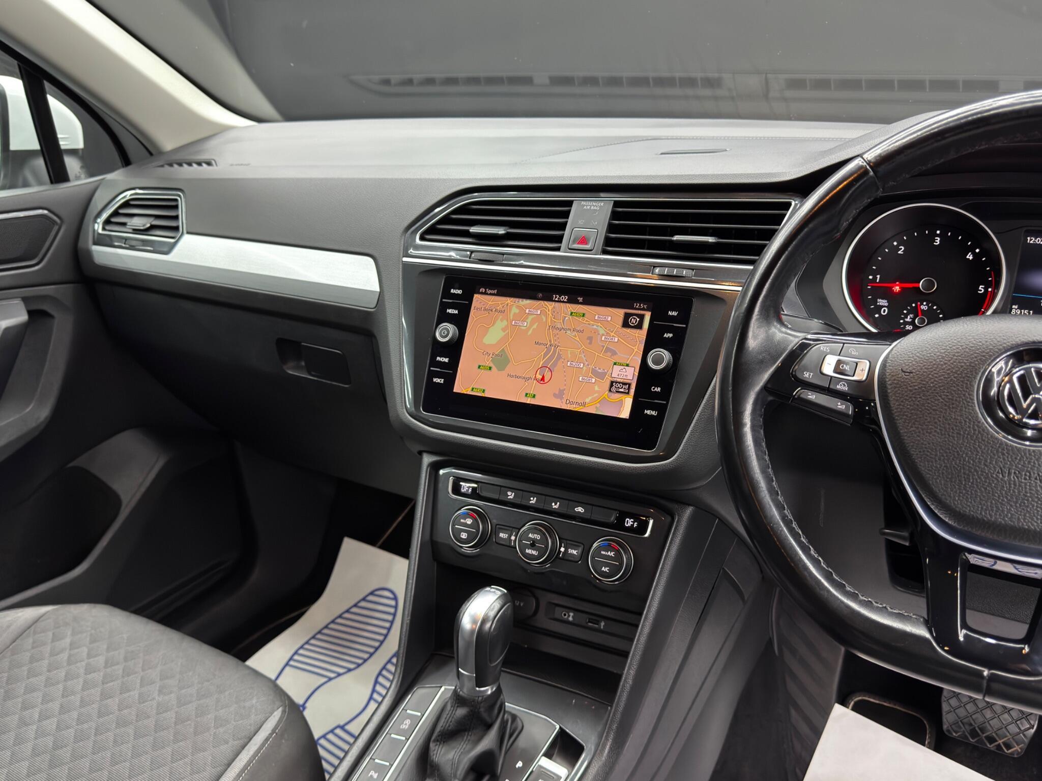 Volkswagen Tiguan - Image 23