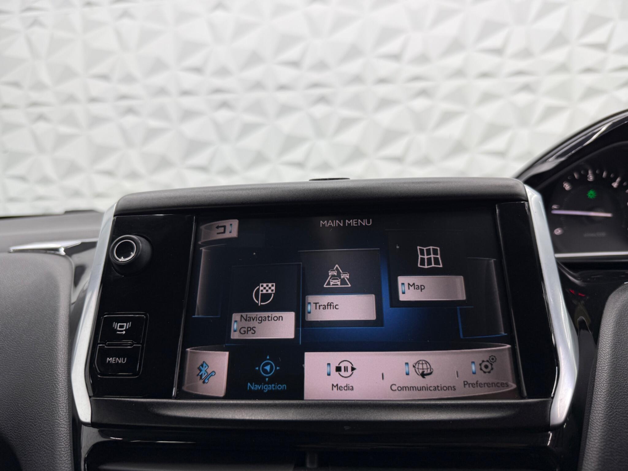 Peugeot 208 - Image 36