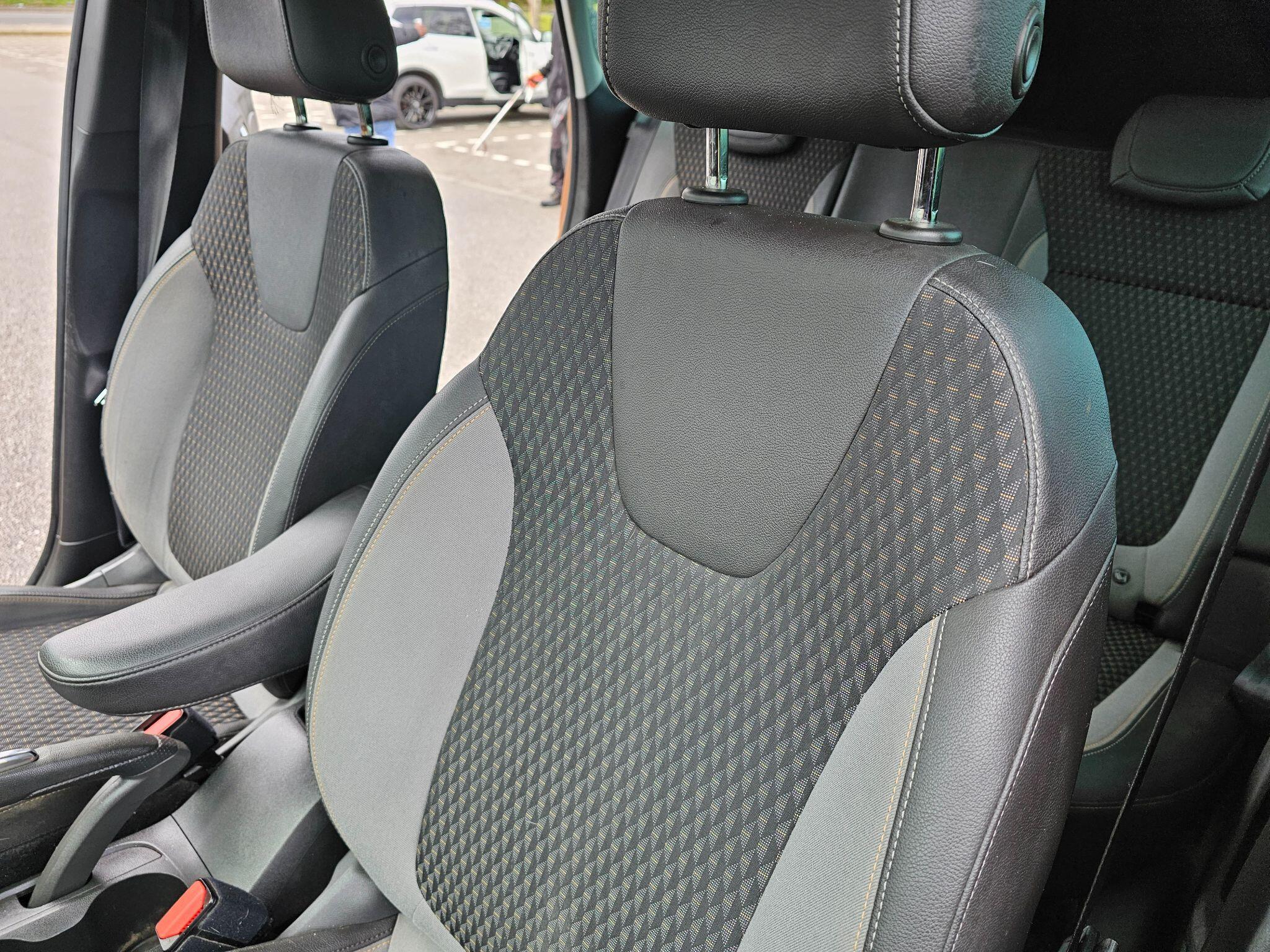 Vauxhall Crossland X - Image 15