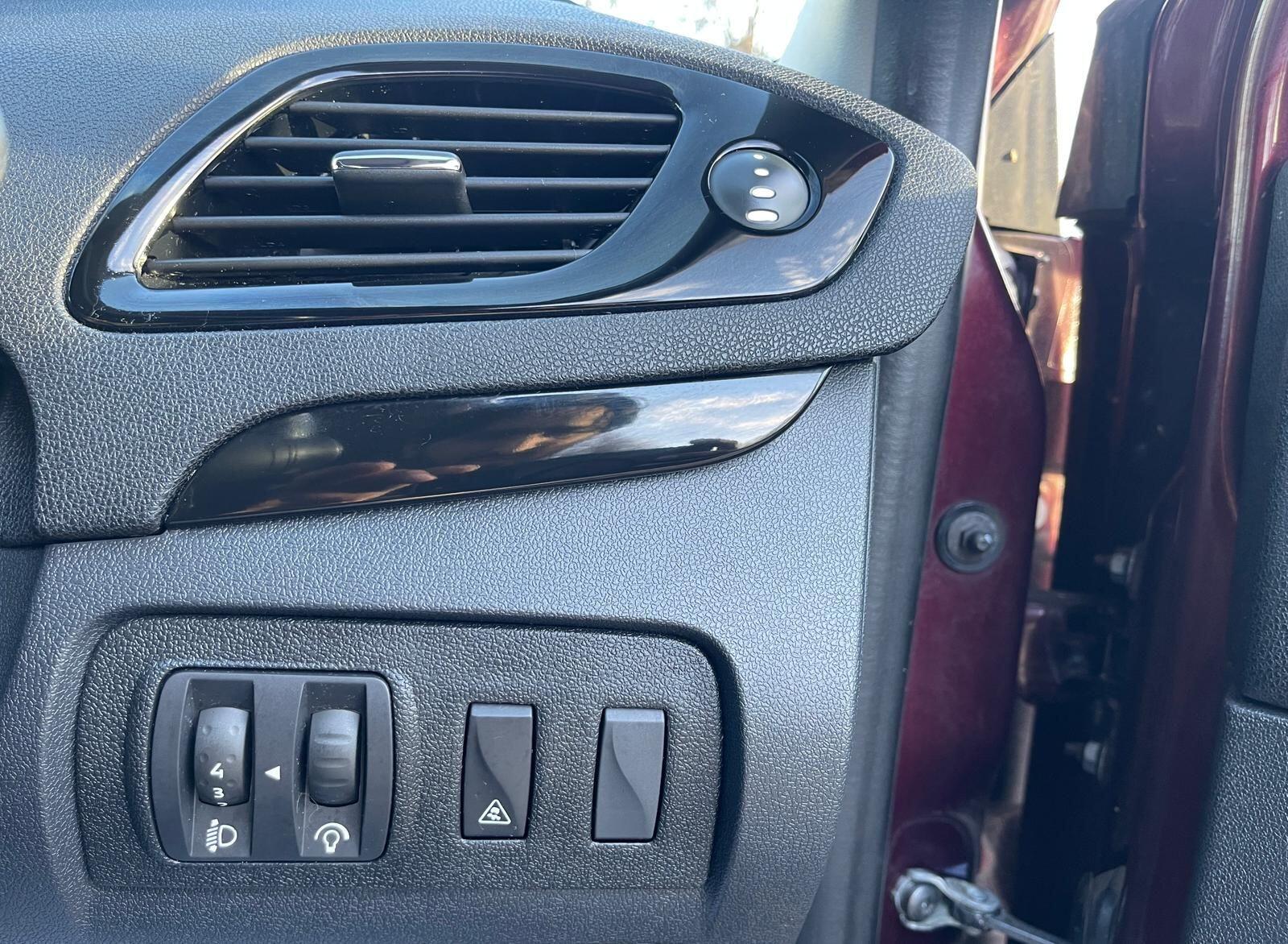 Renault Scenic - Image 29