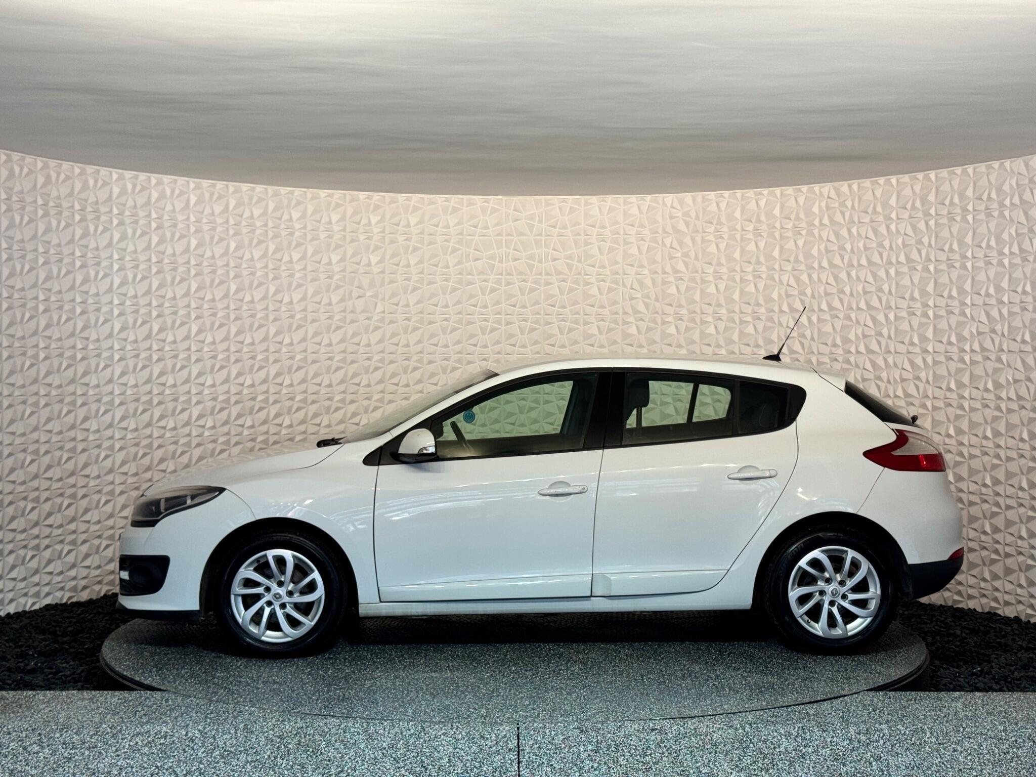 Renault Megane - Image 18