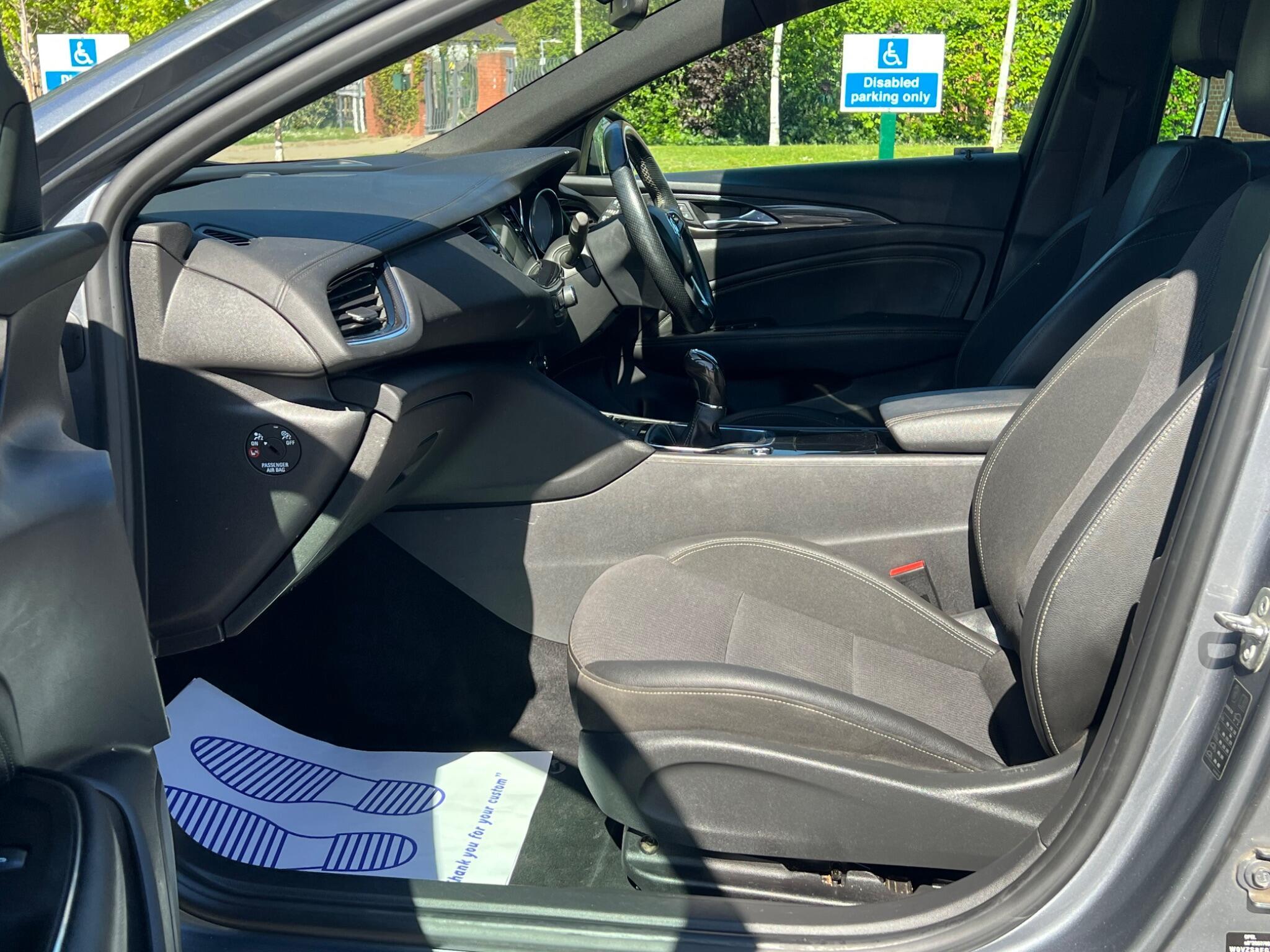 Vauxhall Insignia - Image 10