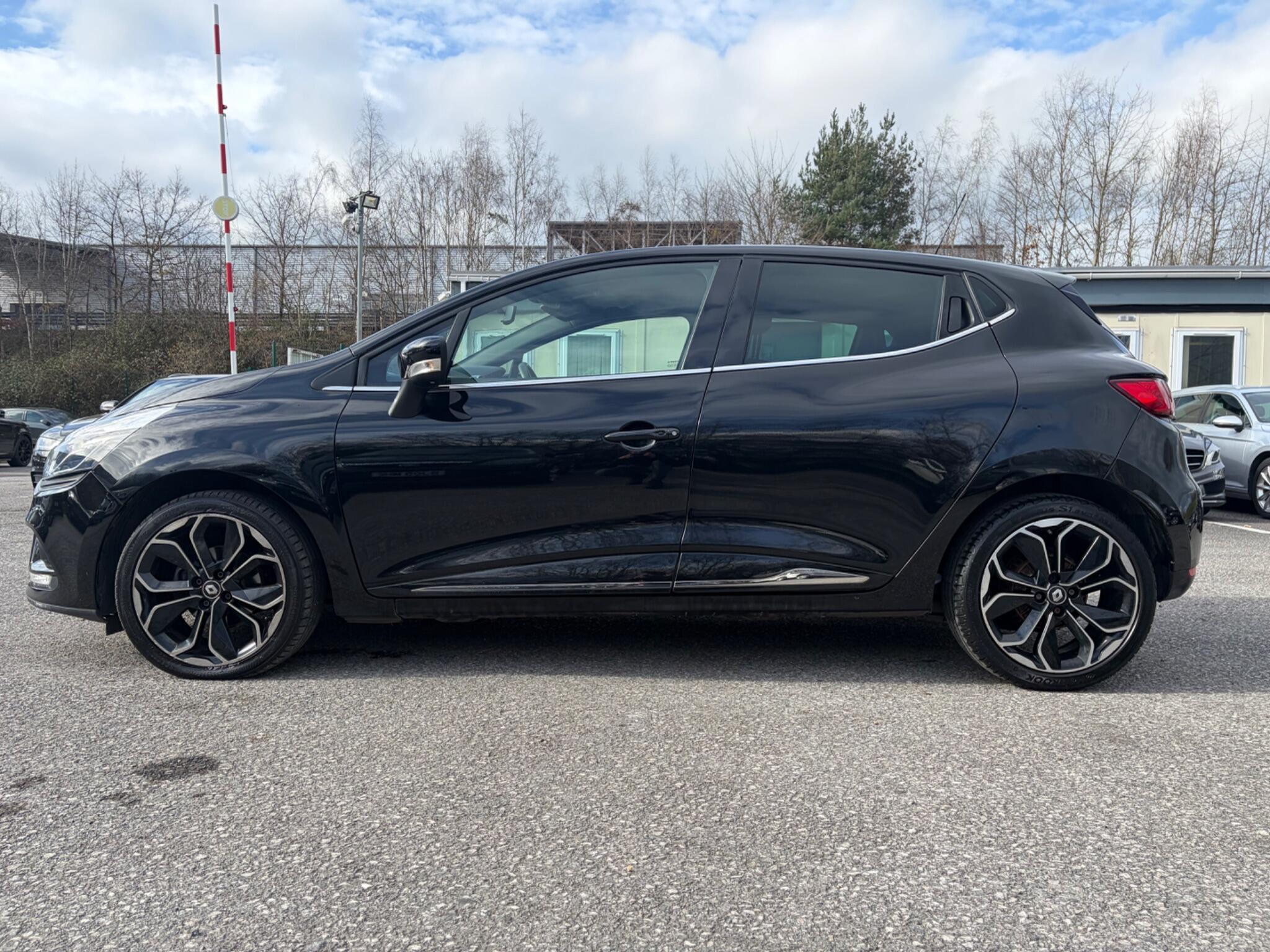 Renault Clio - Image 10