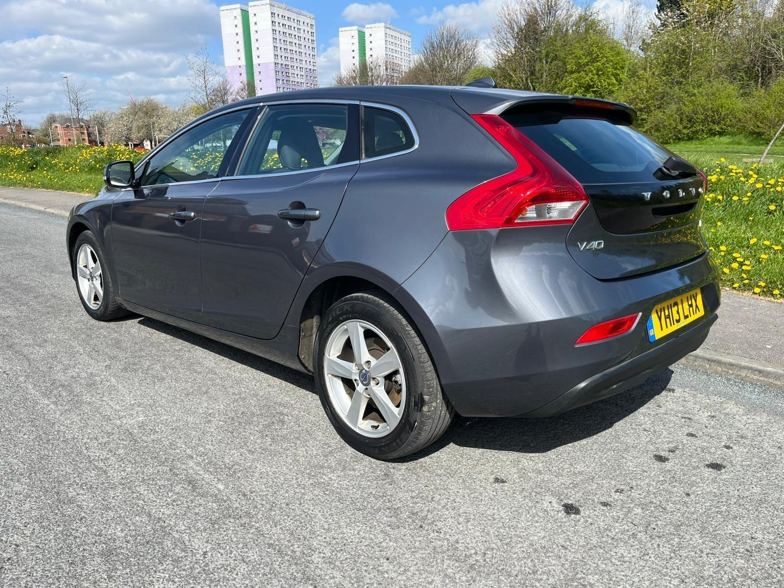 Volvo V40 - Image 4