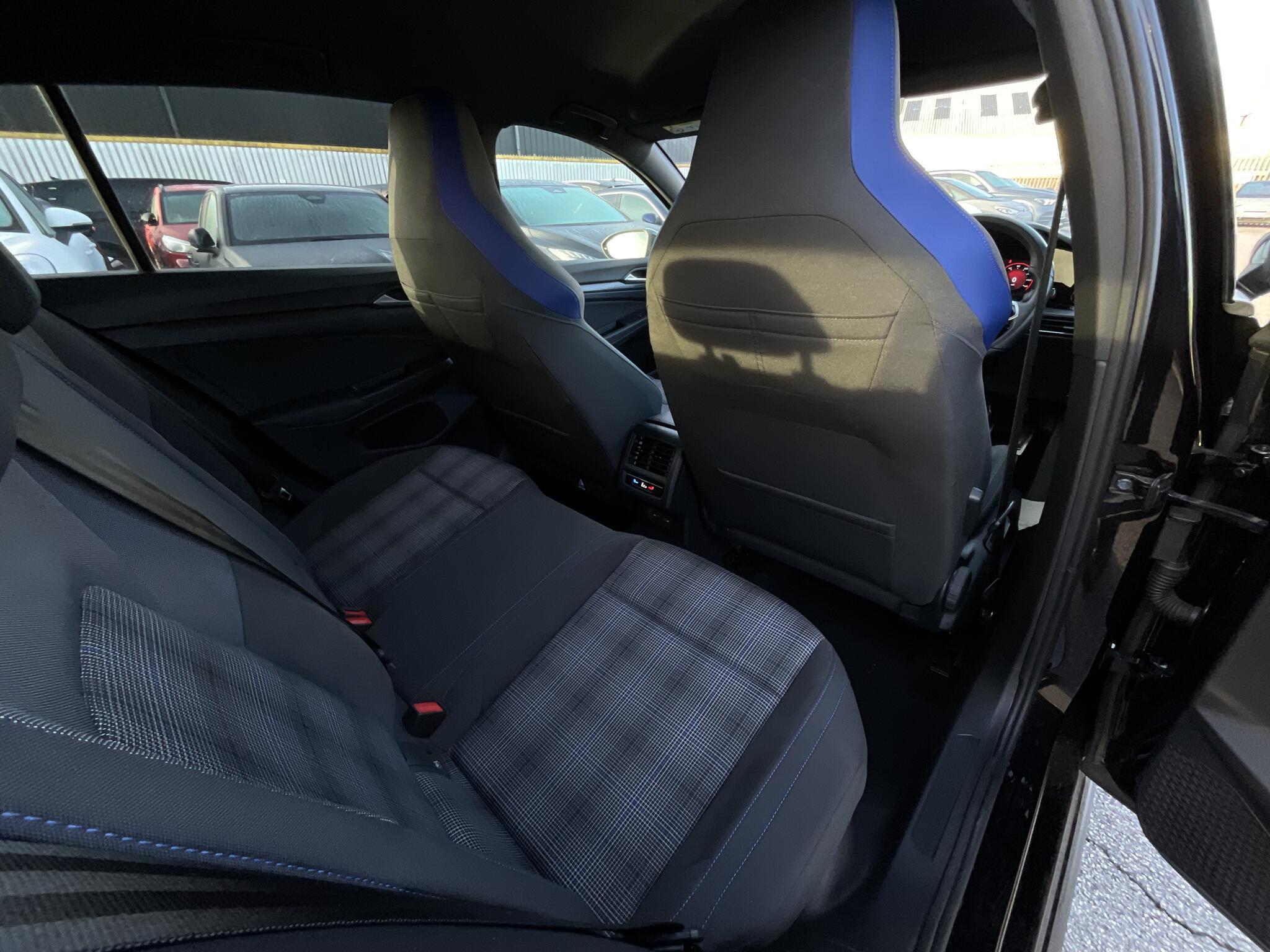 Volkswagen Golf - Image 10