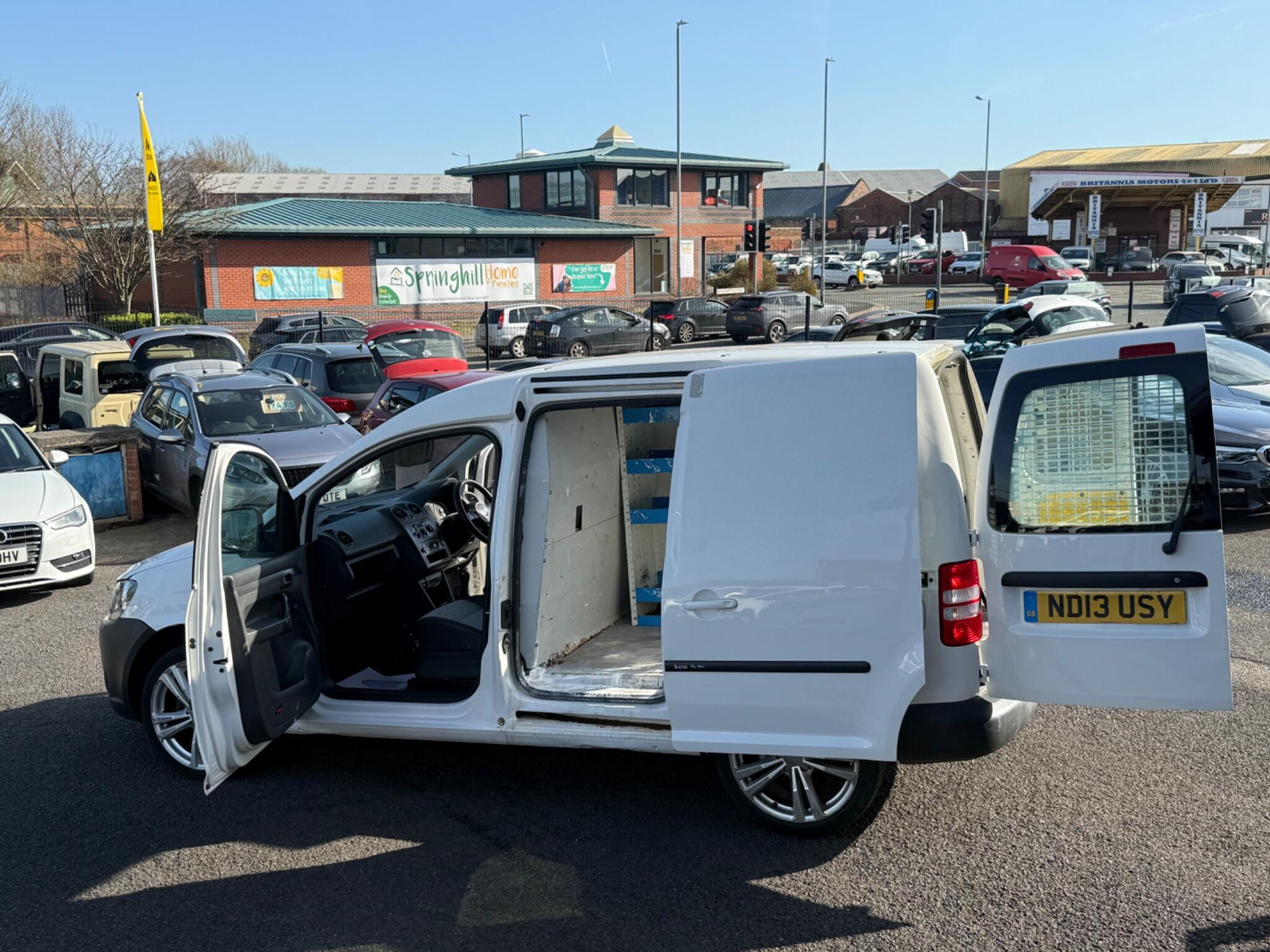 Volkswagen Caddy - Image 15