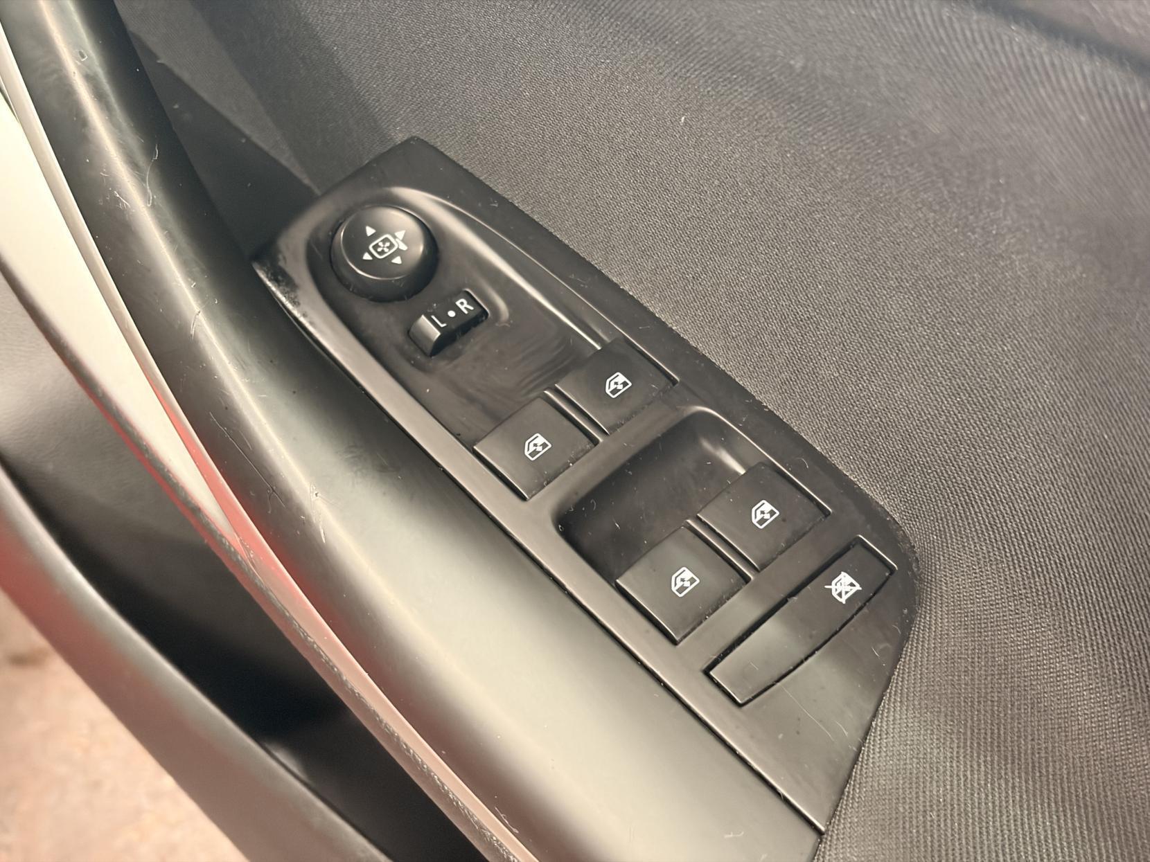 Vauxhall Astra - Image 17
