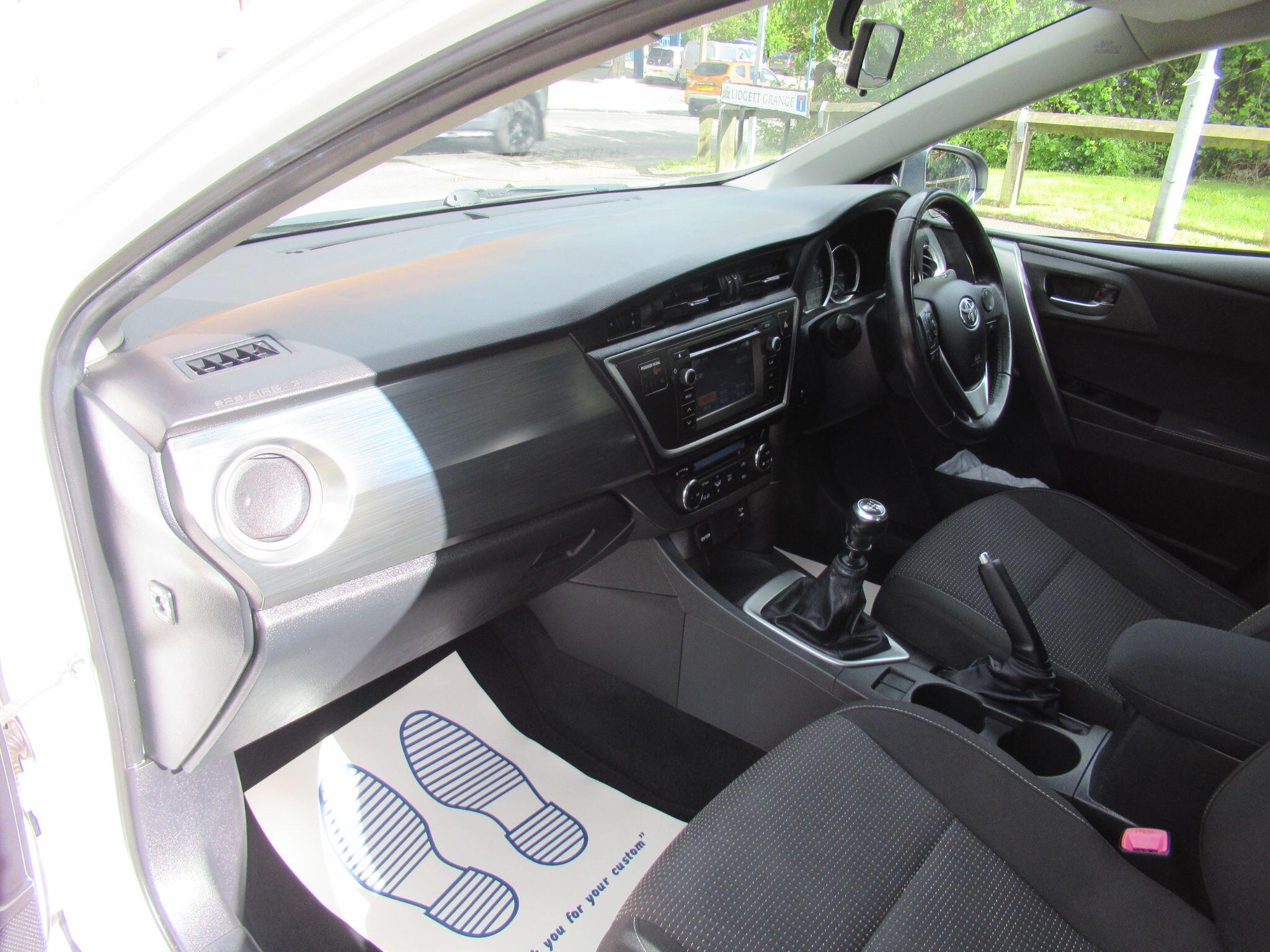 Toyota Auris - Image 12