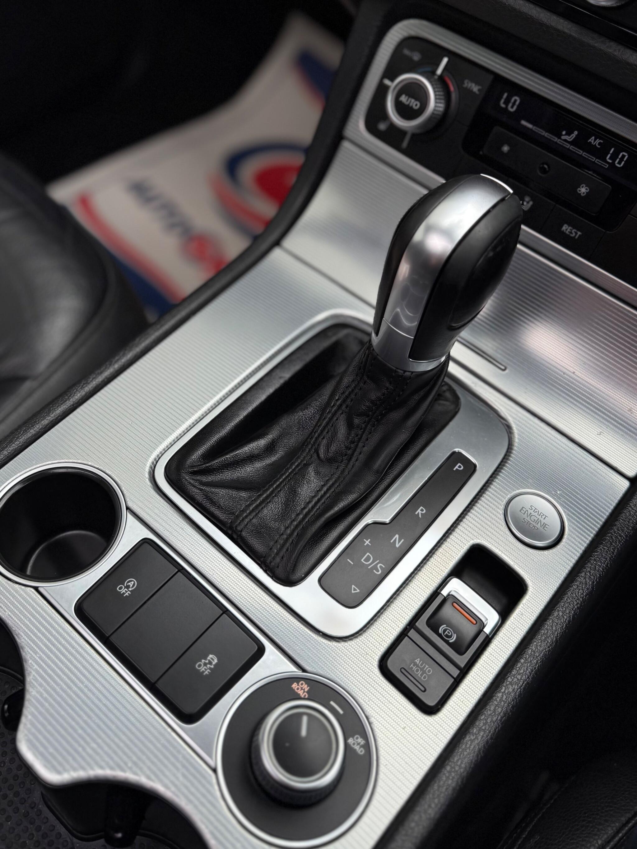 Volkswagen Touareg - Image 41