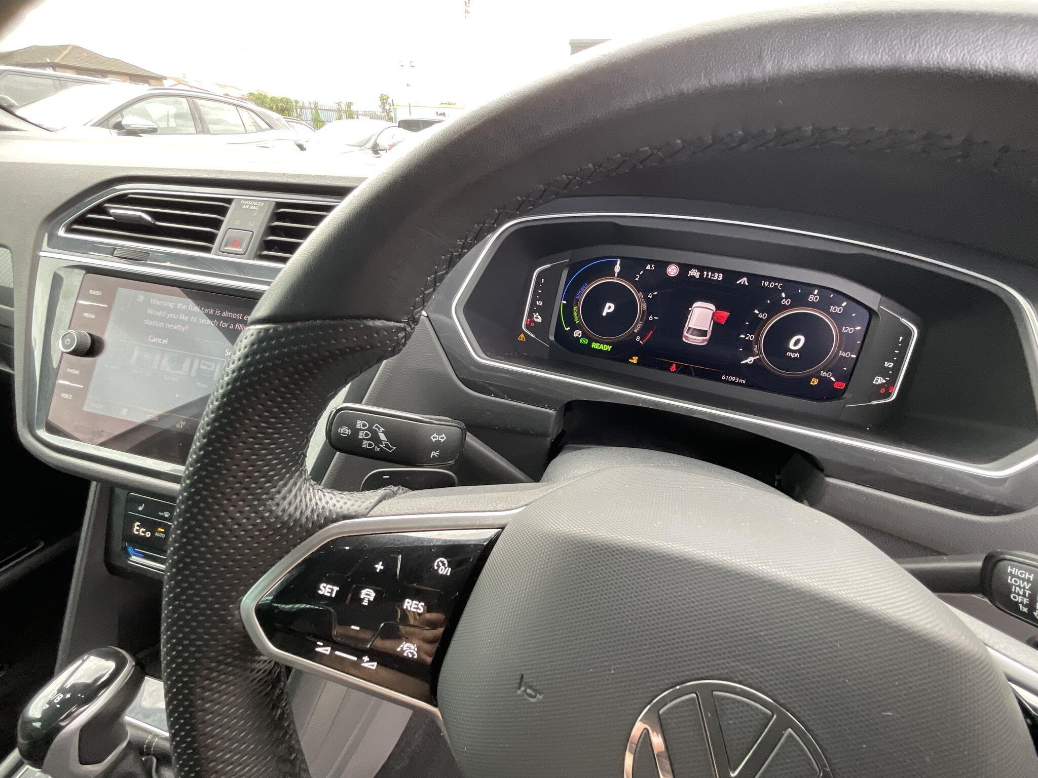 Volkswagen Tiguan - Image 18
