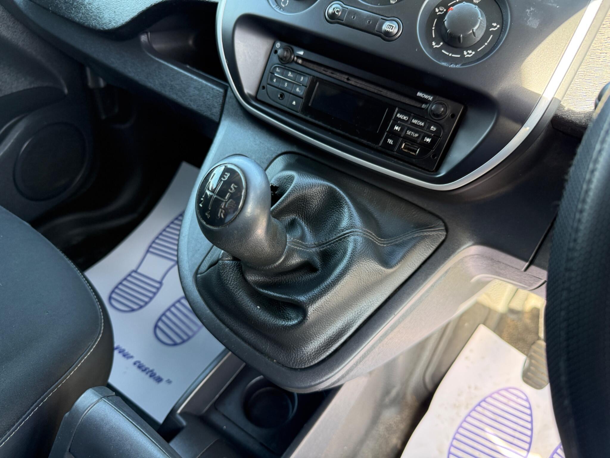 Renault Kangoo - Image 25