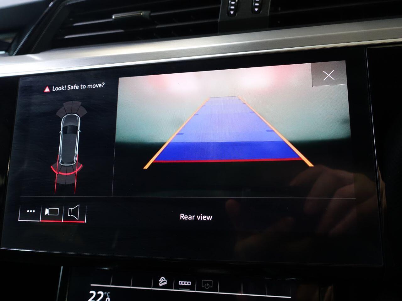 Audi E-Tron - Image 31