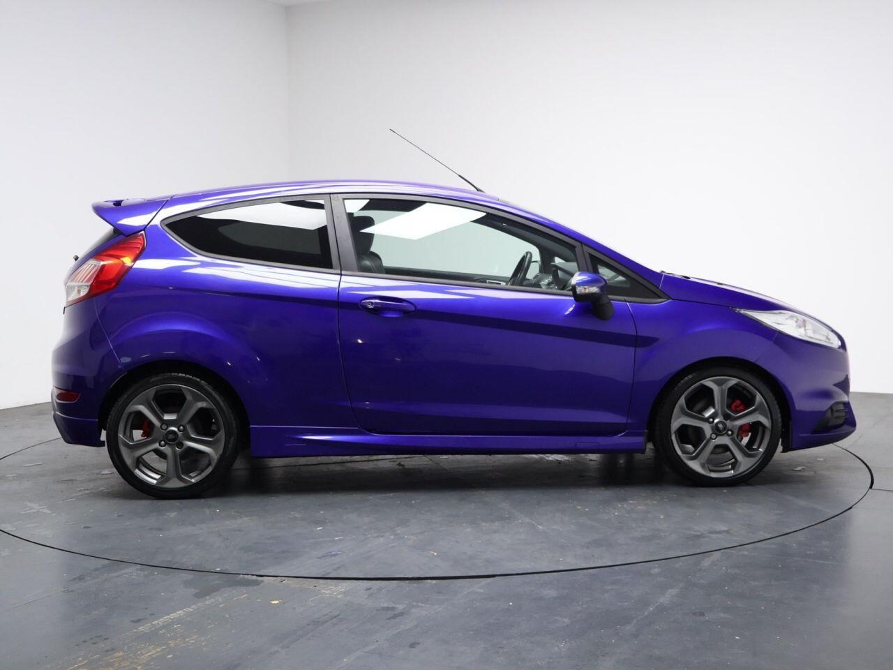 Ford Fiesta - Image 14