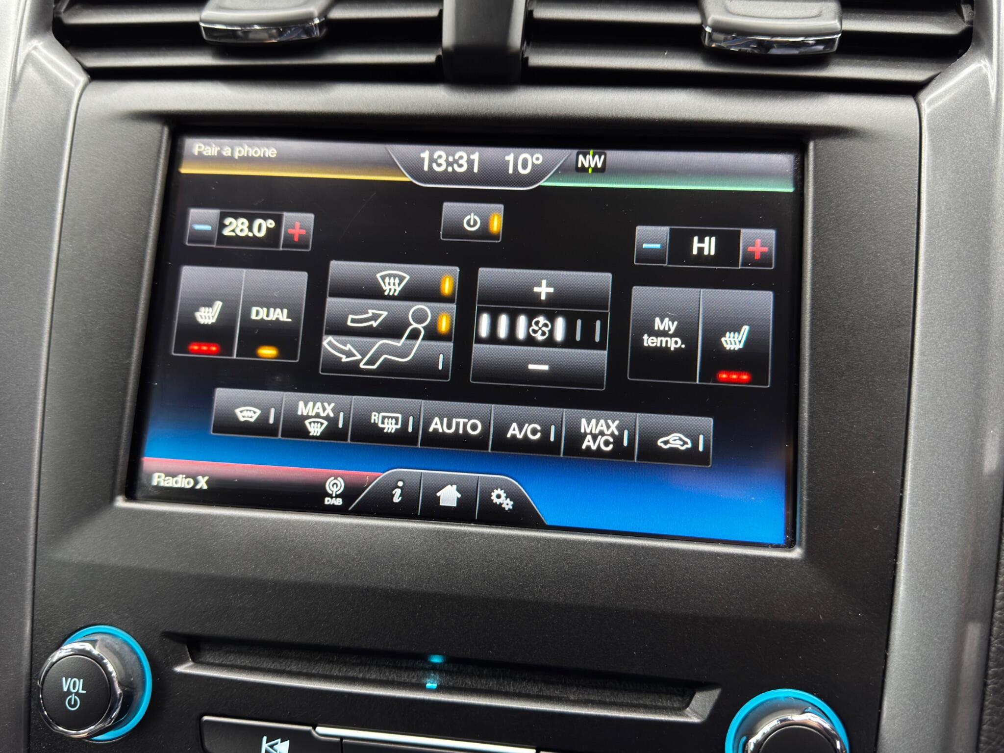 Ford Mondeo - Image 32